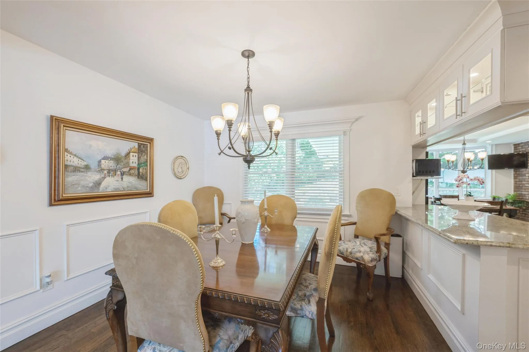 Dining Room w/raised panels Dining Room w/raised panels