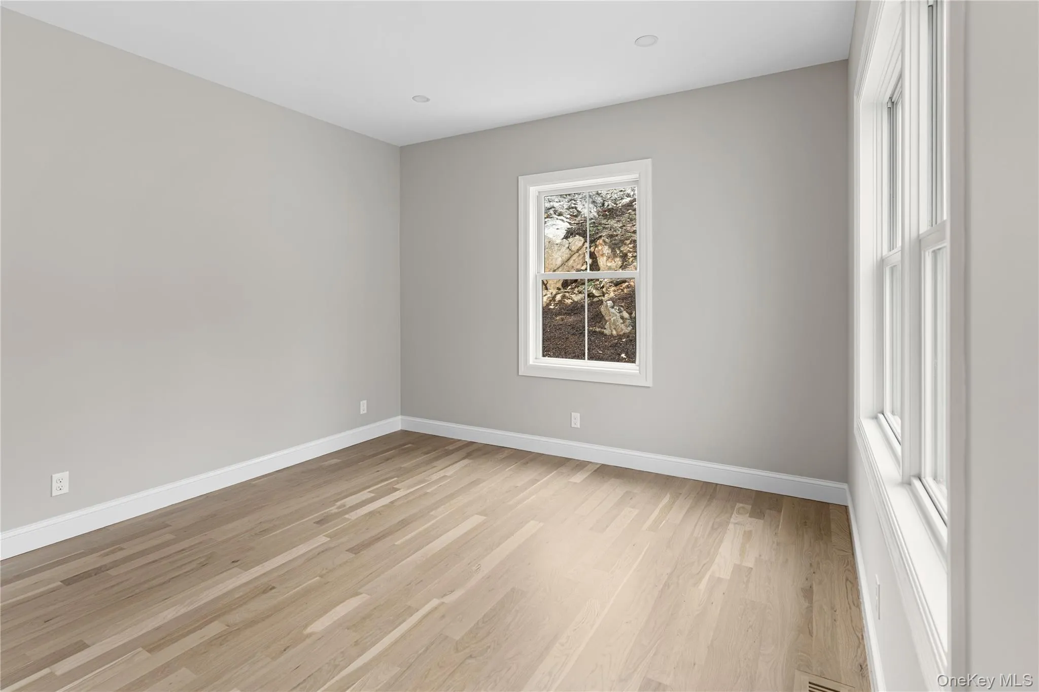 Can be used as 1st flr BR or home Office Can be used as 1st flr BR or home Office