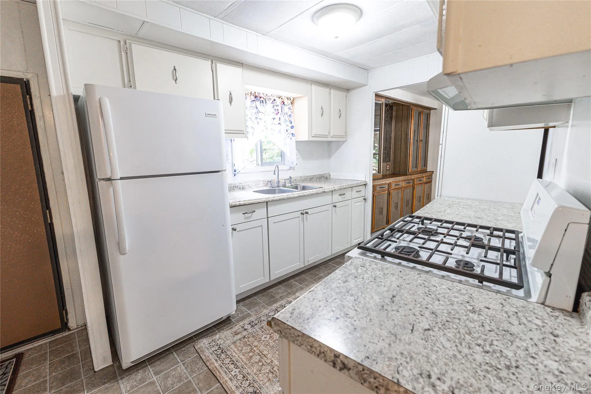 525 Riverleigh Avenue, Riverhead, NY, 2 Bedrooms Bedrooms, 7 Rooms Rooms,2 BathroomsBathrooms,Residential,For Rent,Riverleigh,0,1019861 525 Riverleigh Avenue, Riverhead, NY, 2 Bedrooms Bedrooms, 7 Rooms Rooms,2 BathroomsBathrooms,Residential,For Rent,Riverleigh,0,1019861