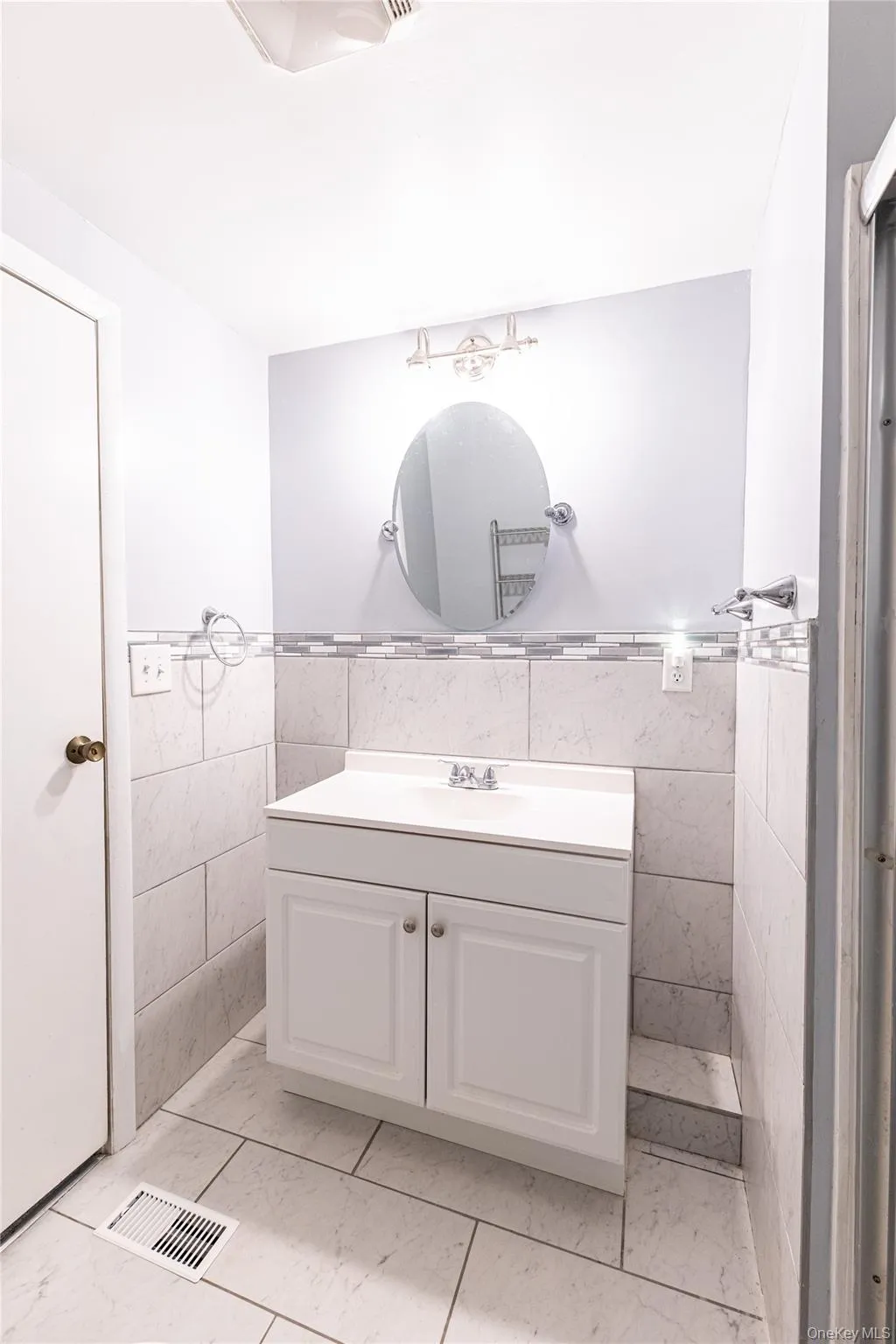 525 Riverleigh Avenue, Riverhead, NY, 2 Bedrooms Bedrooms, 7 Rooms Rooms,2 BathroomsBathrooms,Residential,For Rent,Riverleigh,0,1019861 525 Riverleigh Avenue, Riverhead, NY, 2 Bedrooms Bedrooms, 7 Rooms Rooms,2 BathroomsBathrooms,Residential,For Rent,Riverleigh,0,1019861