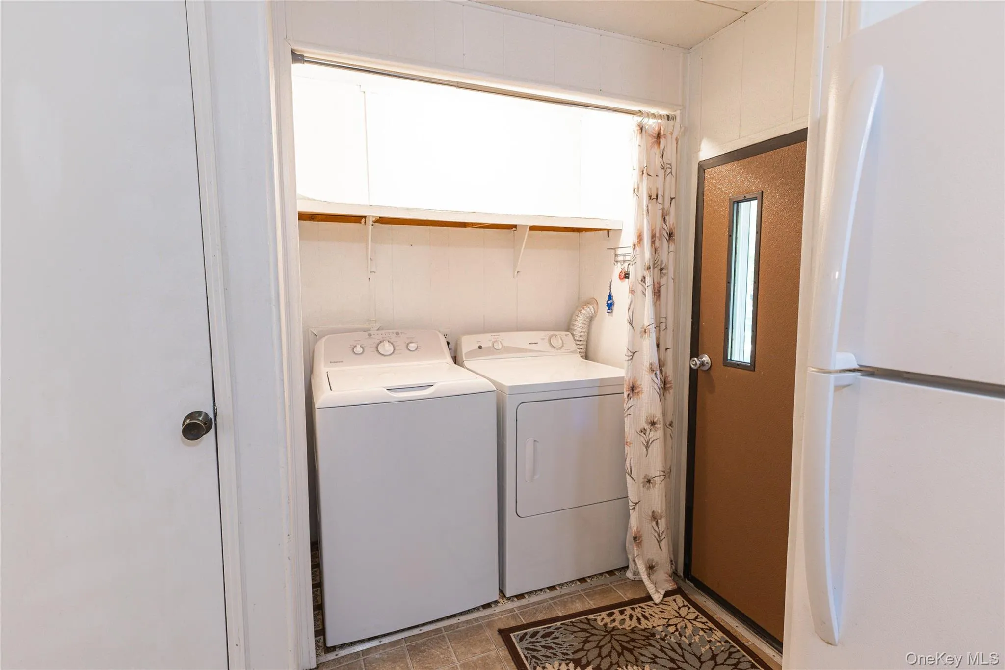 525 Riverleigh Avenue, Riverhead, NY, 2 Bedrooms Bedrooms, 7 Rooms Rooms,2 BathroomsBathrooms,Residential,For Rent,Riverleigh,0,1019861 525 Riverleigh Avenue, Riverhead, NY, 2 Bedrooms Bedrooms, 7 Rooms Rooms,2 BathroomsBathrooms,Residential,For Rent,Riverleigh,0,1019861