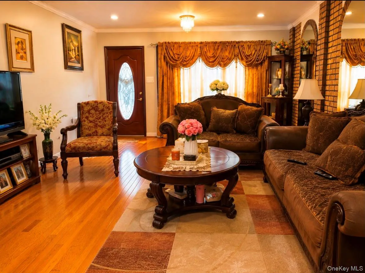 77-06 97th Avenue, New York, NY, 3 Bedrooms Bedrooms, 10 Rooms Rooms,2 BathroomsBathrooms,Residential,For Rent,97th,0,1019864 77-06 97th Avenue, New York, NY, 3 Bedrooms Bedrooms, 10 Rooms Rooms,2 BathroomsBathrooms,Residential,For Rent,97th,0,1019864