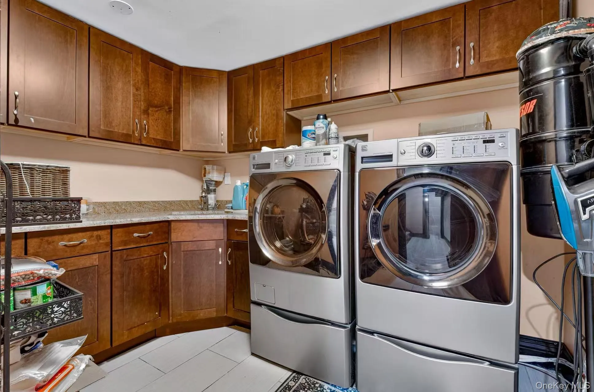 242-14 83rd Avenue, New York, NY, 5 Bedrooms Bedrooms, 12 Rooms Rooms,5 BathroomsBathrooms,Residential,For Rent,83rd,0,1019866 242-14 83rd Avenue, New York, NY, 5 Bedrooms Bedrooms, 12 Rooms Rooms,5 BathroomsBathrooms,Residential,For Rent,83rd,0,1019866