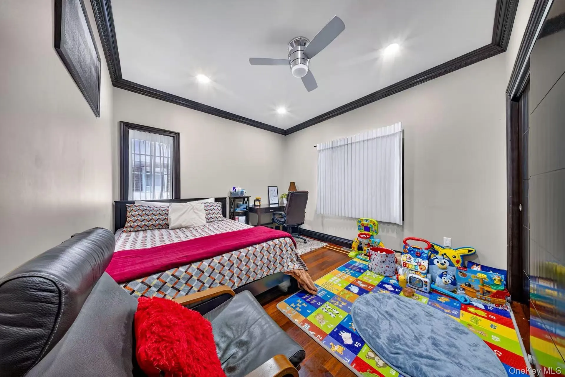 242-14 83rd Avenue, New York, NY, 5 Bedrooms Bedrooms, 12 Rooms Rooms,5 BathroomsBathrooms,Residential,For Rent,83rd,0,1019866 242-14 83rd Avenue, New York, NY, 5 Bedrooms Bedrooms, 12 Rooms Rooms,5 BathroomsBathrooms,Residential,For Rent,83rd,0,1019866