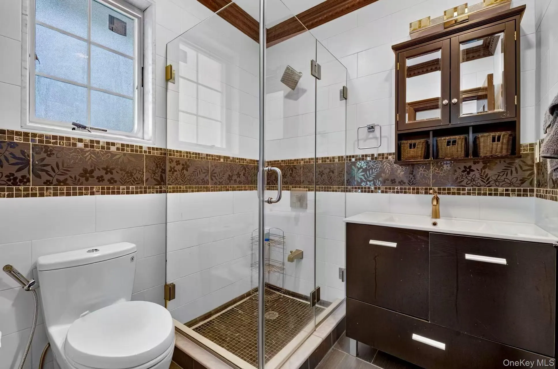 242-14 83rd Avenue, New York, NY, 5 Bedrooms Bedrooms, 12 Rooms Rooms,5 BathroomsBathrooms,Residential,For Rent,83rd,0,1019866 242-14 83rd Avenue, New York, NY, 5 Bedrooms Bedrooms, 12 Rooms Rooms,5 BathroomsBathrooms,Residential,For Rent,83rd,0,1019866