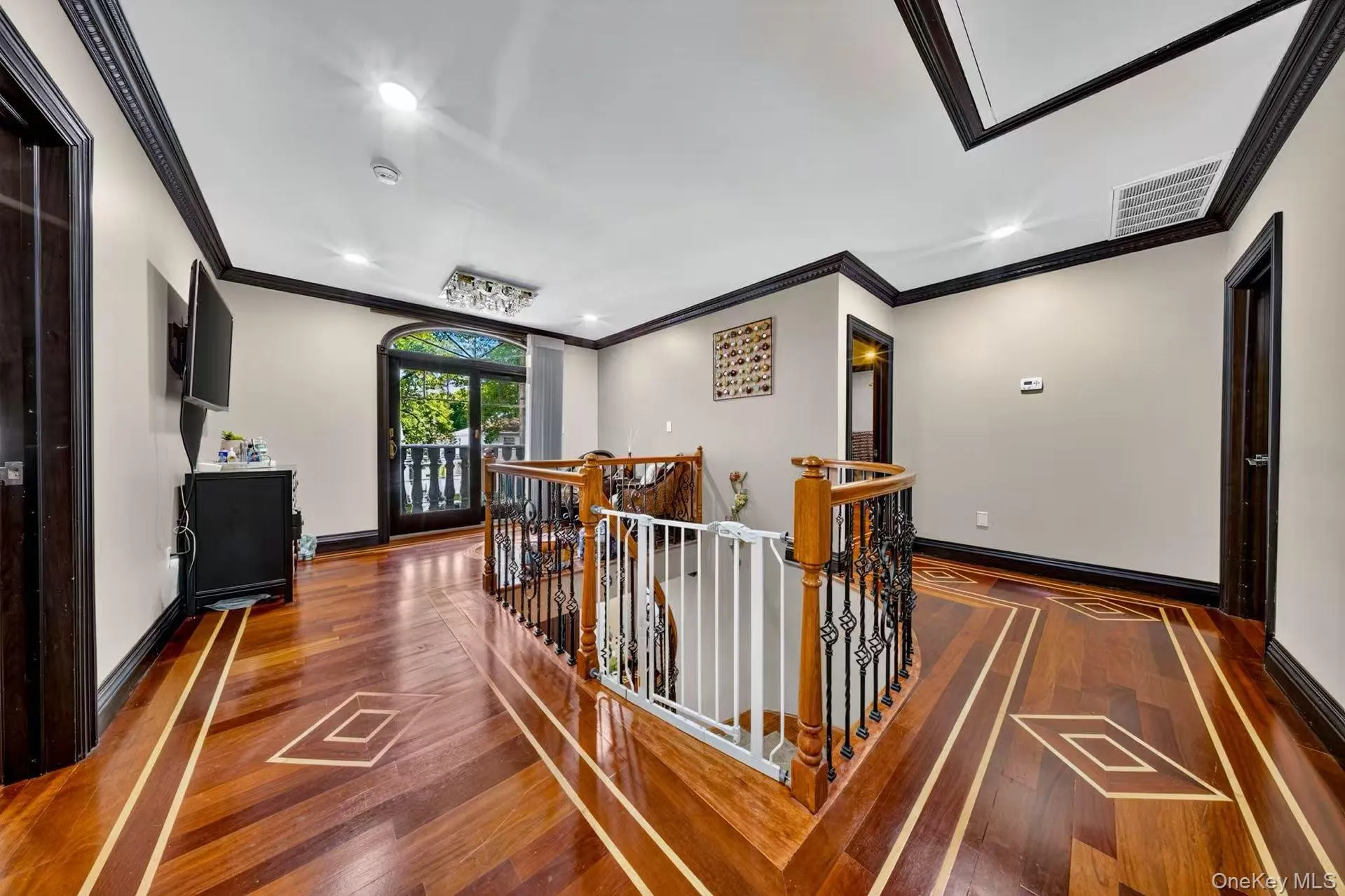 242-14 83rd Avenue, New York, NY, 5 Bedrooms Bedrooms, 12 Rooms Rooms,5 BathroomsBathrooms,Residential,For Rent,83rd,0,1019866 242-14 83rd Avenue, New York, NY, 5 Bedrooms Bedrooms, 12 Rooms Rooms,5 BathroomsBathrooms,Residential,For Rent,83rd,0,1019866