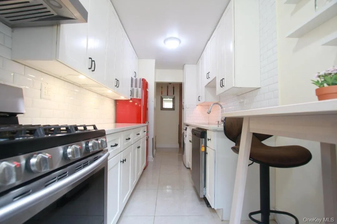 4415 43rd Avenue, New York, NY, 1 Bedroom Bedrooms, 3 Rooms Rooms,1 BathroomBathrooms,Residential,For Rent,43rd,0,1019870 4415 43rd Avenue, New York, NY, 1 Bedroom Bedrooms, 3 Rooms Rooms,1 BathroomBathrooms,Residential,For Rent,43rd,0,1019870