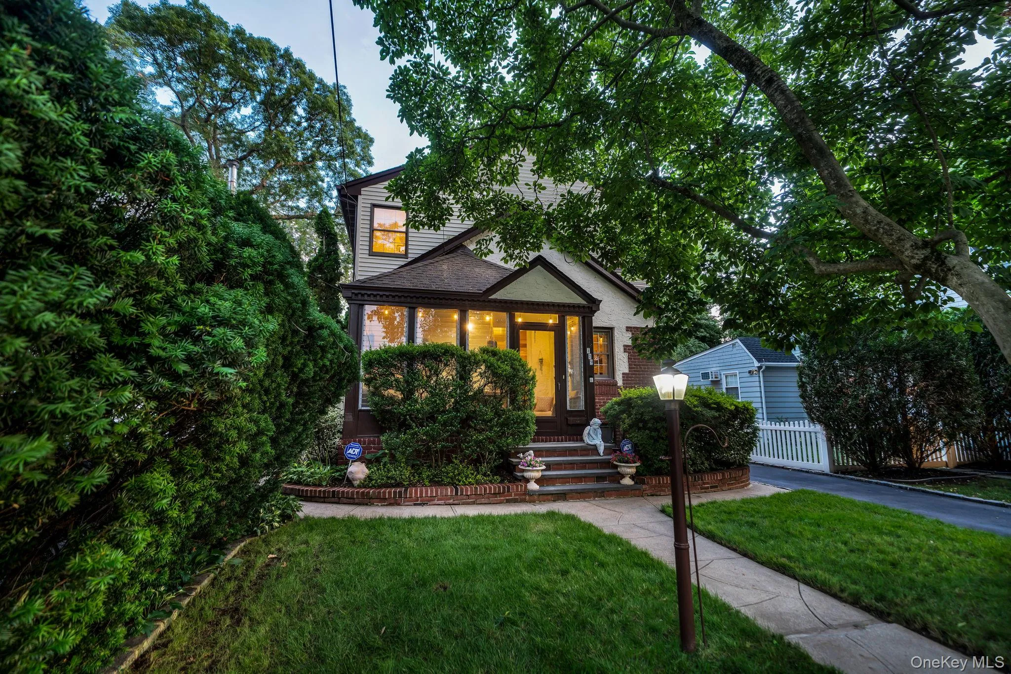 179 Scarcliffe Drive, Hempstead, NY, 3 Bedrooms Bedrooms, 7 Rooms Rooms,1 BathroomBathrooms,Residential,For Rent,Scarcliffe,0,1019875 179 Scarcliffe Drive, Hempstead, NY, 3 Bedrooms Bedrooms, 7 Rooms Rooms,1 BathroomBathrooms,Residential,For Rent,Scarcliffe,0,1019875