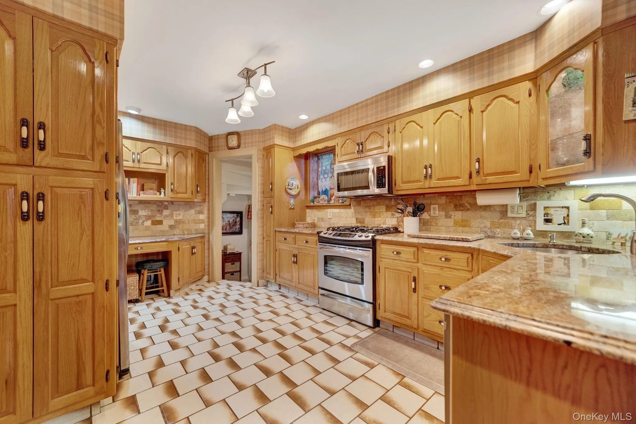 179 Scarcliffe Drive, Hempstead, NY, 3 Bedrooms Bedrooms, 7 Rooms Rooms,1 BathroomBathrooms,Residential,For Rent,Scarcliffe,0,1019875 179 Scarcliffe Drive, Hempstead, NY, 3 Bedrooms Bedrooms, 7 Rooms Rooms,1 BathroomBathrooms,Residential,For Rent,Scarcliffe,0,1019875