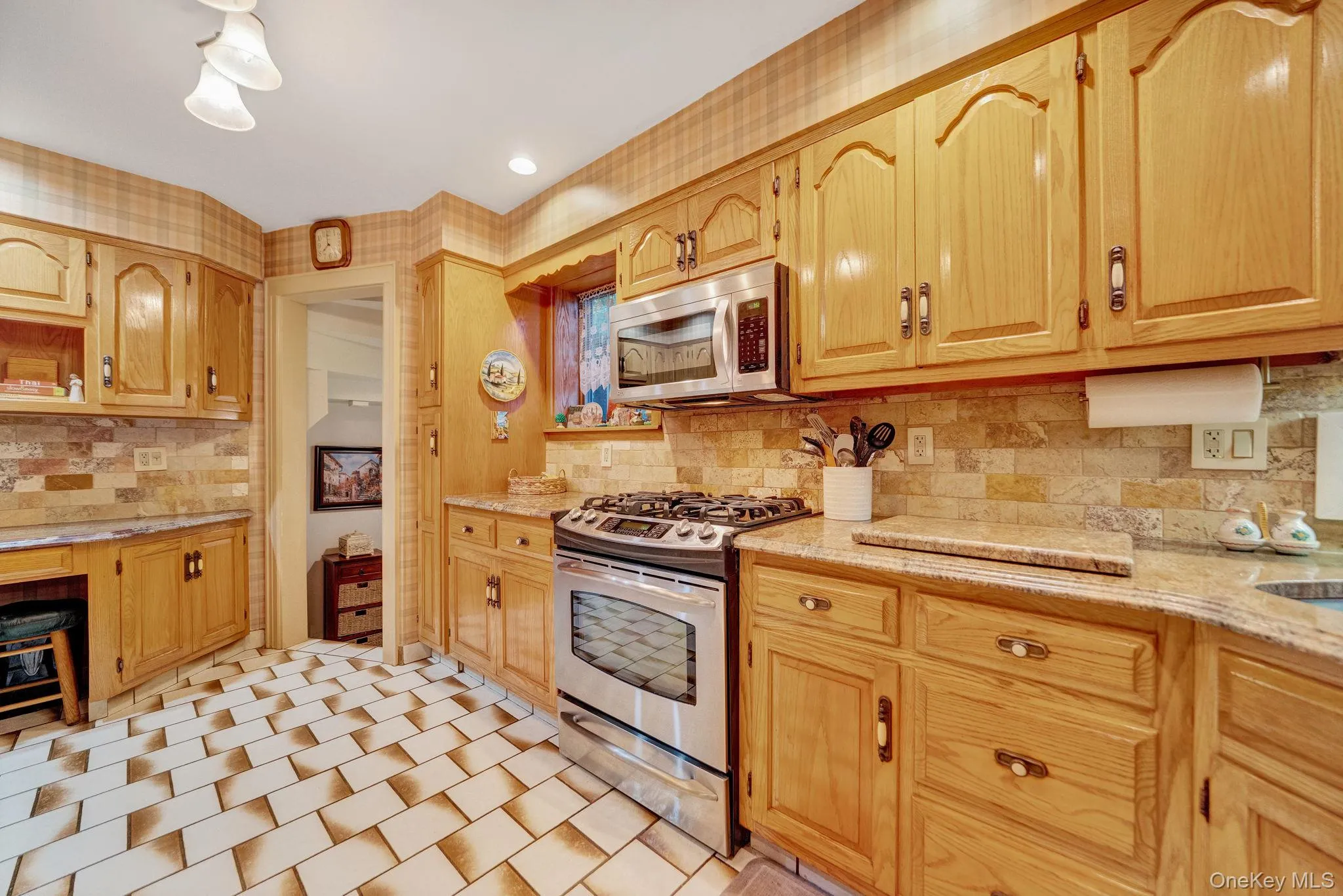 179 Scarcliffe Drive, Hempstead, NY, 3 Bedrooms Bedrooms, 7 Rooms Rooms,1 BathroomBathrooms,Residential,For Rent,Scarcliffe,0,1019875 179 Scarcliffe Drive, Hempstead, NY, 3 Bedrooms Bedrooms, 7 Rooms Rooms,1 BathroomBathrooms,Residential,For Rent,Scarcliffe,0,1019875
