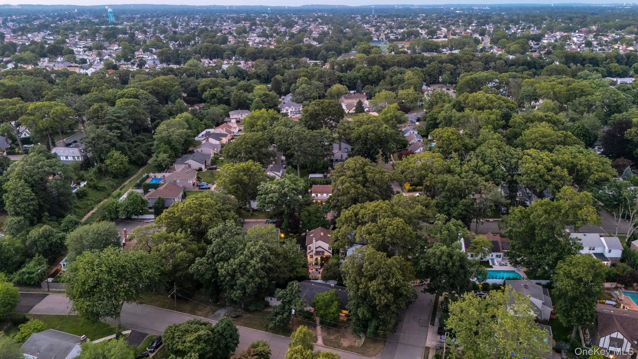 179 Scarcliffe Drive, Hempstead, NY, 3 Bedrooms Bedrooms, 7 Rooms Rooms,1 BathroomBathrooms,Residential,For Rent,Scarcliffe,0,1019875 179 Scarcliffe Drive, Hempstead, NY, 3 Bedrooms Bedrooms, 7 Rooms Rooms,1 BathroomBathrooms,Residential,For Rent,Scarcliffe,0,1019875