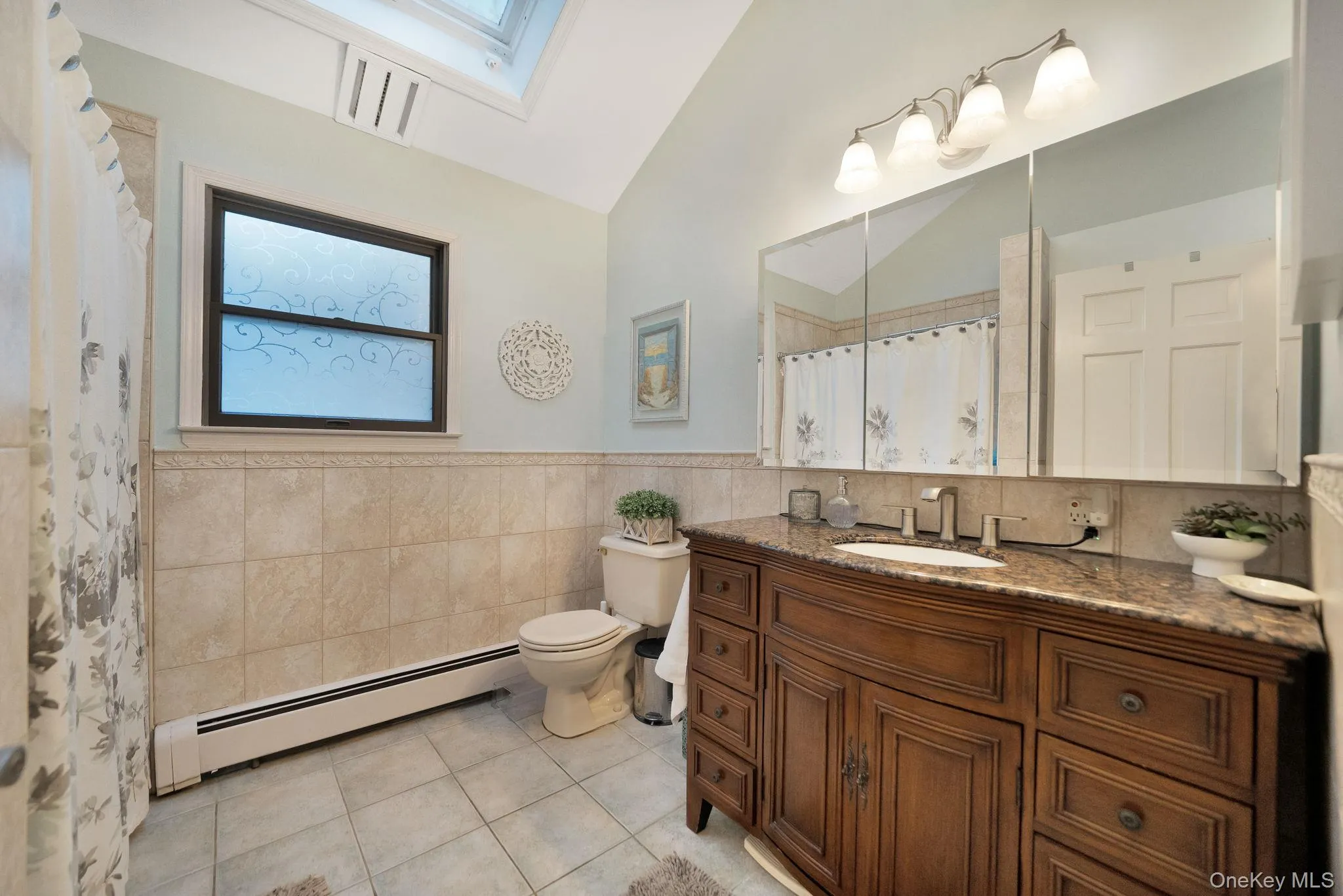 179 Scarcliffe Drive, Hempstead, NY, 3 Bedrooms Bedrooms, 7 Rooms Rooms,1 BathroomBathrooms,Residential,For Rent,Scarcliffe,0,1019875 179 Scarcliffe Drive, Hempstead, NY, 3 Bedrooms Bedrooms, 7 Rooms Rooms,1 BathroomBathrooms,Residential,For Rent,Scarcliffe,0,1019875