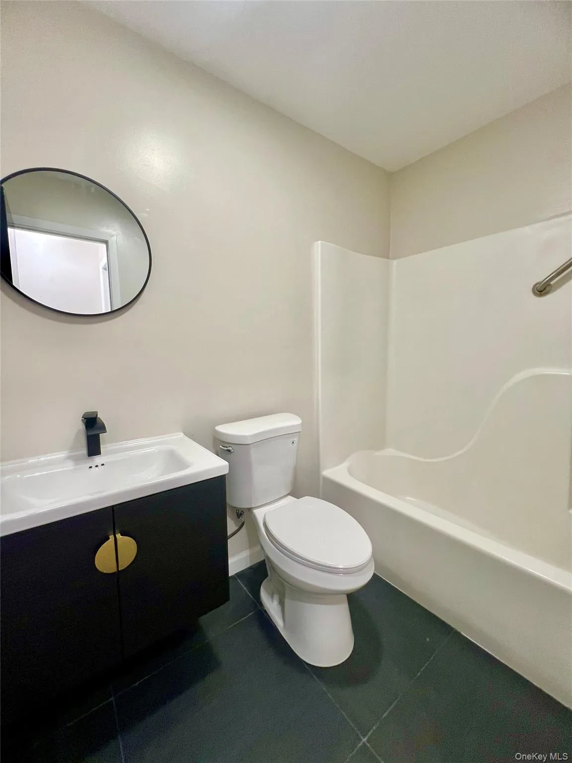 13-19 Cole Street, Port Jervis, NY, 1 Bedroom Bedrooms, 4 Rooms Rooms,1 BathroomBathrooms,Residential Lease,For Rent,Cole,0,1019879 13-19 Cole Street, Port Jervis, NY, 1 Bedroom Bedrooms, 4 Rooms Rooms,1 BathroomBathrooms,Residential Lease,For Rent,Cole,0,1019879