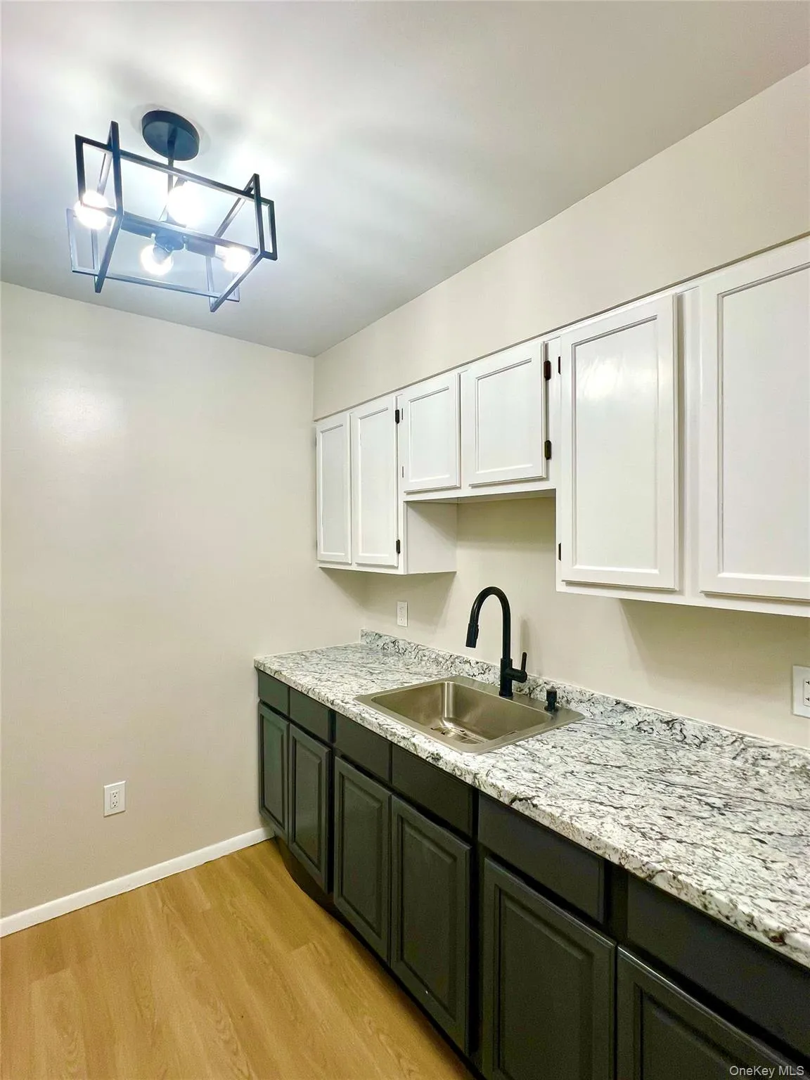 13-19 Cole Street, Port Jervis, NY, 1 Bedroom Bedrooms, 4 Rooms Rooms,1 BathroomBathrooms,Residential Lease,For Rent,Cole,0,1019879 13-19 Cole Street, Port Jervis, NY, 1 Bedroom Bedrooms, 4 Rooms Rooms,1 BathroomBathrooms,Residential Lease,For Rent,Cole,0,1019879
