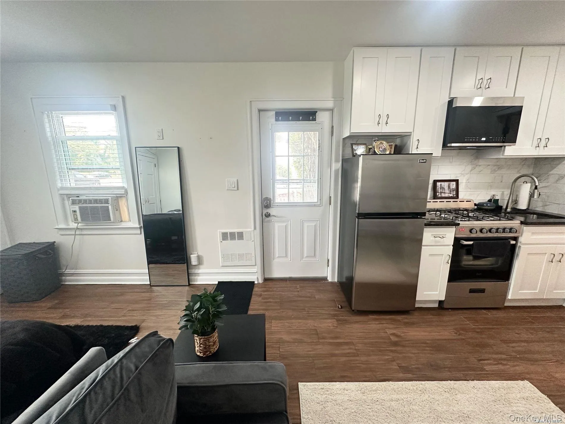 272 Lincoln Boulevard, Long Beach, NY, 2 Rooms Rooms,1 BathroomBathrooms,Residential Lease,For Rent,Lincoln,0,1019885 272 Lincoln Boulevard, Long Beach, NY, 2 Rooms Rooms,1 BathroomBathrooms,Residential Lease,For Rent,Lincoln,0,1019885