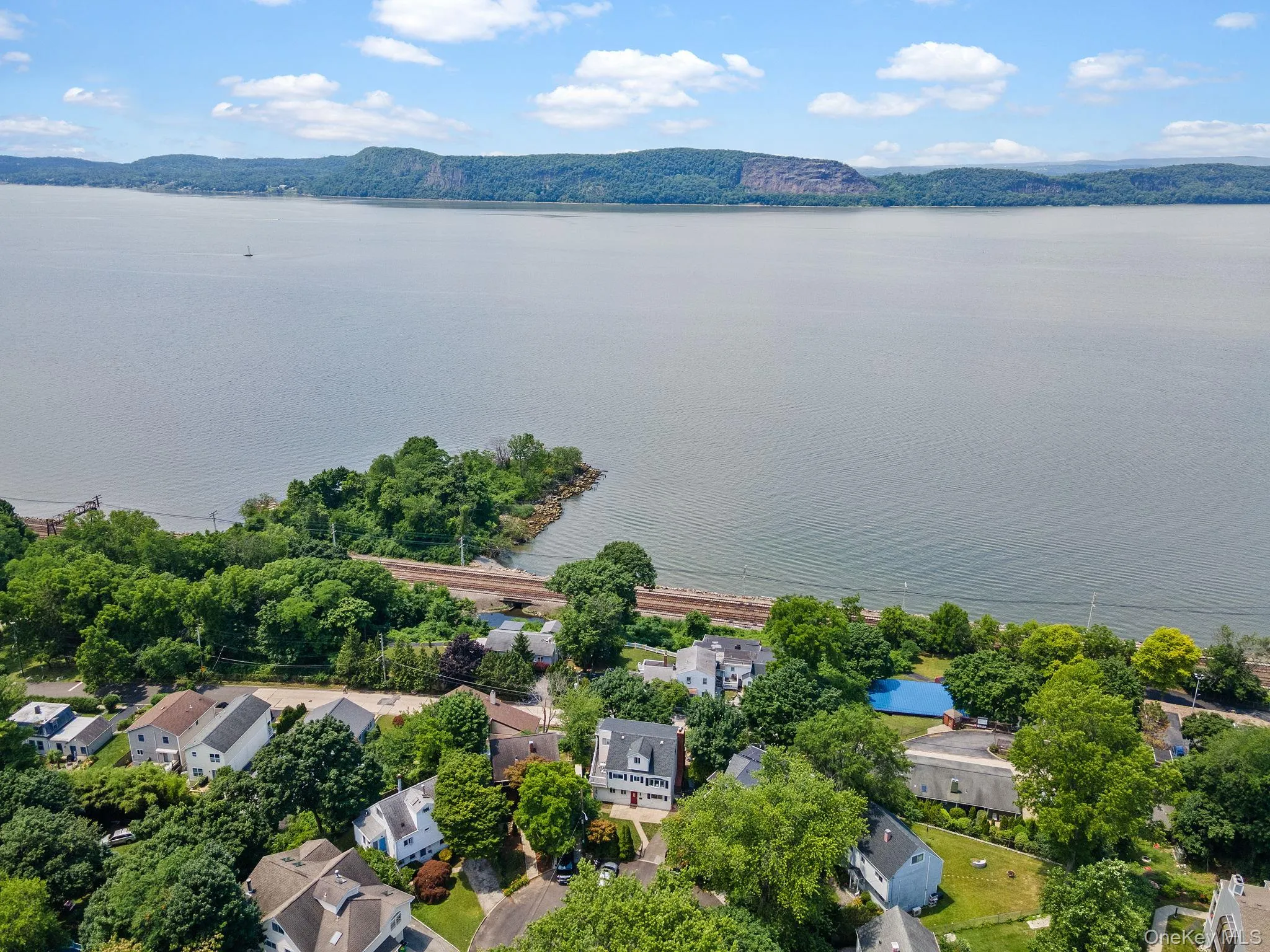 12 Riverview Court, Ossining, NY, 4 Bedrooms Bedrooms, 8 Rooms Rooms,2 BathroomsBathrooms,Residential,For Rent,Riverview,0,1019889 12 Riverview Court, Ossining, NY, 4 Bedrooms Bedrooms, 8 Rooms Rooms,2 BathroomsBathrooms,Residential,For Rent,Riverview,0,1019889