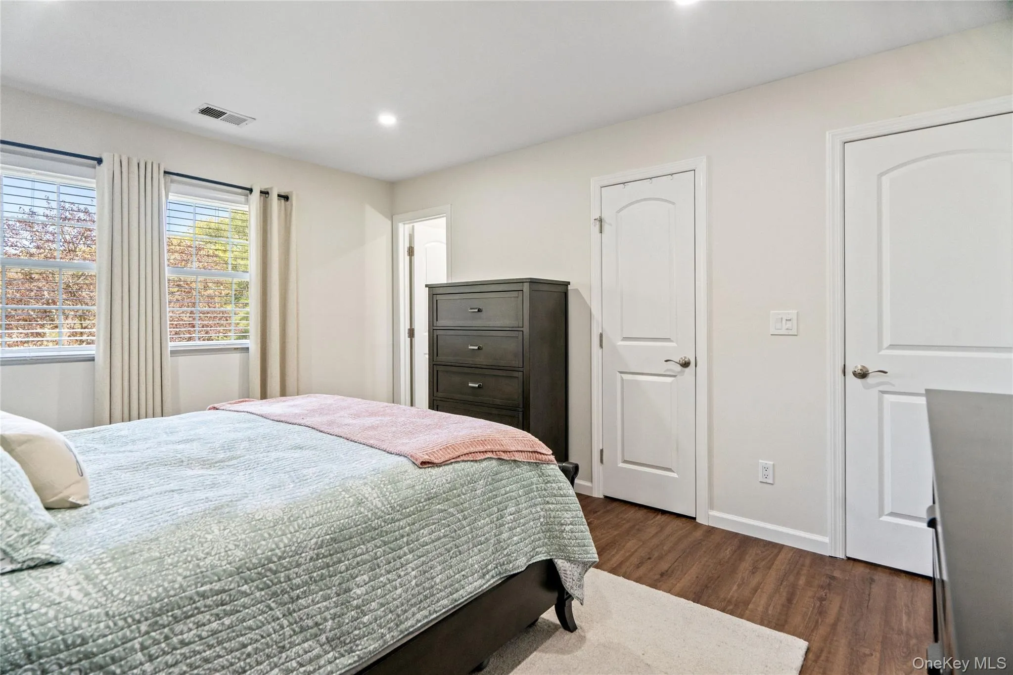 19 Paine Commons, Brookhaven, NY, 3 Bedrooms Bedrooms, 6 Rooms Rooms,1 BathroomBathrooms,Residential,For Rent,Paine Commons,0,1019890 19 Paine Commons, Brookhaven, NY, 3 Bedrooms Bedrooms, 6 Rooms Rooms,1 BathroomBathrooms,Residential,For Rent,Paine Commons,0,1019890