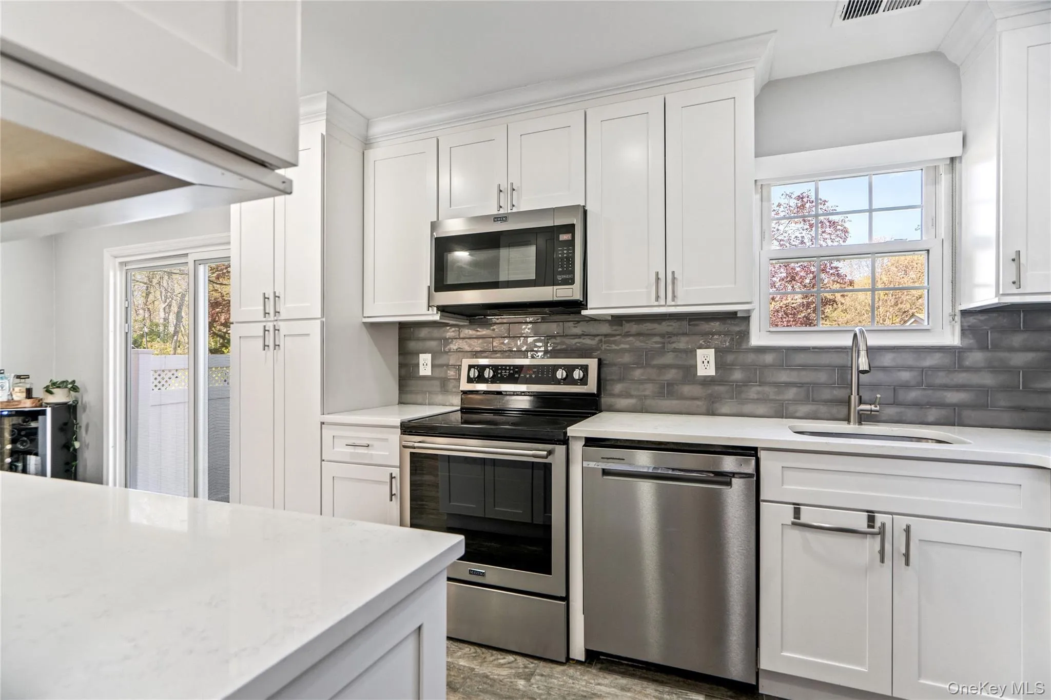 19 Paine Commons, Brookhaven, NY, 3 Bedrooms Bedrooms, 6 Rooms Rooms,1 BathroomBathrooms,Residential,For Rent,Paine Commons,0,1019890 19 Paine Commons, Brookhaven, NY, 3 Bedrooms Bedrooms, 6 Rooms Rooms,1 BathroomBathrooms,Residential,For Rent,Paine Commons,0,1019890