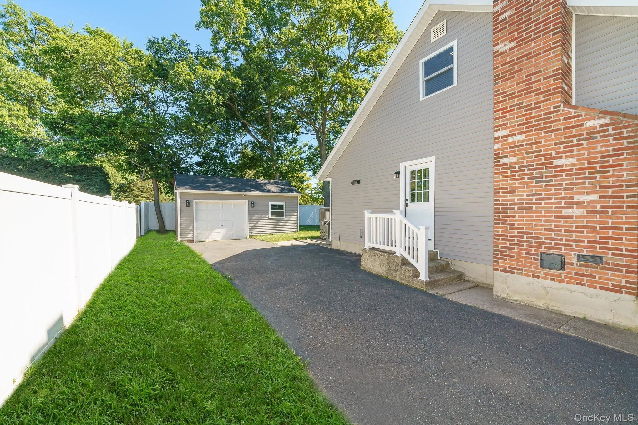 925 Liberty Street, Islip, NY, 4 Bedrooms Bedrooms, 8 Rooms Rooms,1 BathroomBathrooms,Residential,For Rent,Liberty,0,1019891 925 Liberty Street, Islip, NY, 4 Bedrooms Bedrooms, 8 Rooms Rooms,1 BathroomBathrooms,Residential,For Rent,Liberty,0,1019891