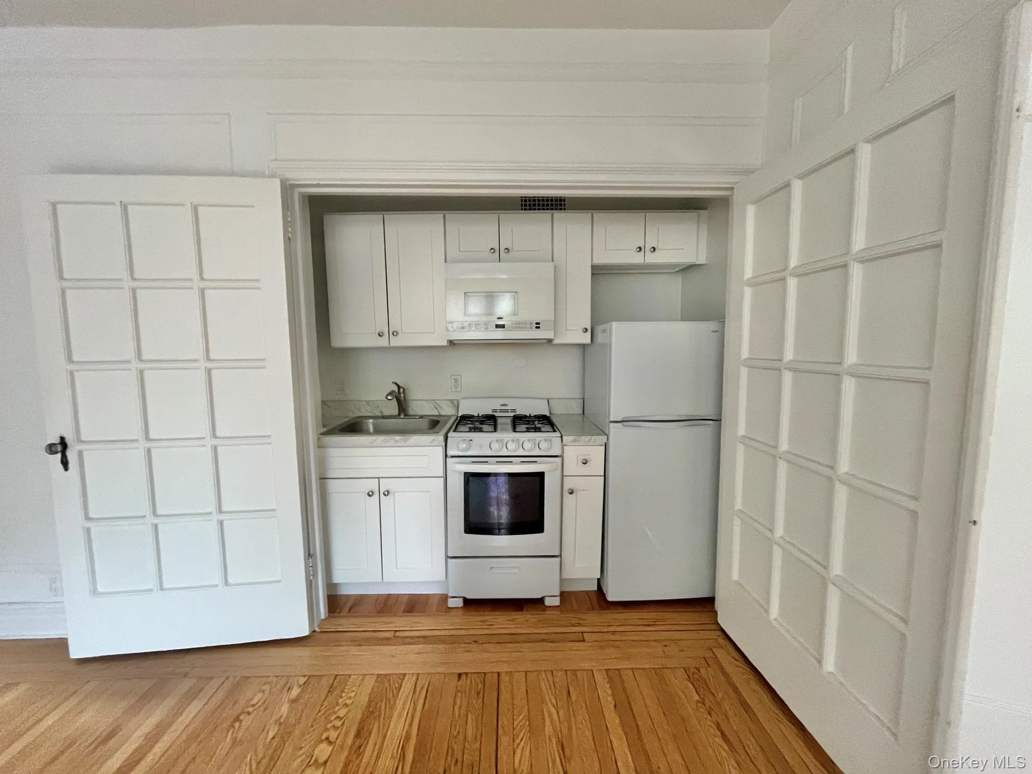 1440 Midland Avenue, Yonkers, NY, 1 Bedroom Bedrooms, 2 Rooms Rooms,1 BathroomBathrooms,Residential Lease,For Rent,Midland,0,1019893 1440 Midland Avenue, Yonkers, NY, 1 Bedroom Bedrooms, 2 Rooms Rooms,1 BathroomBathrooms,Residential Lease,For Rent,Midland,0,1019893