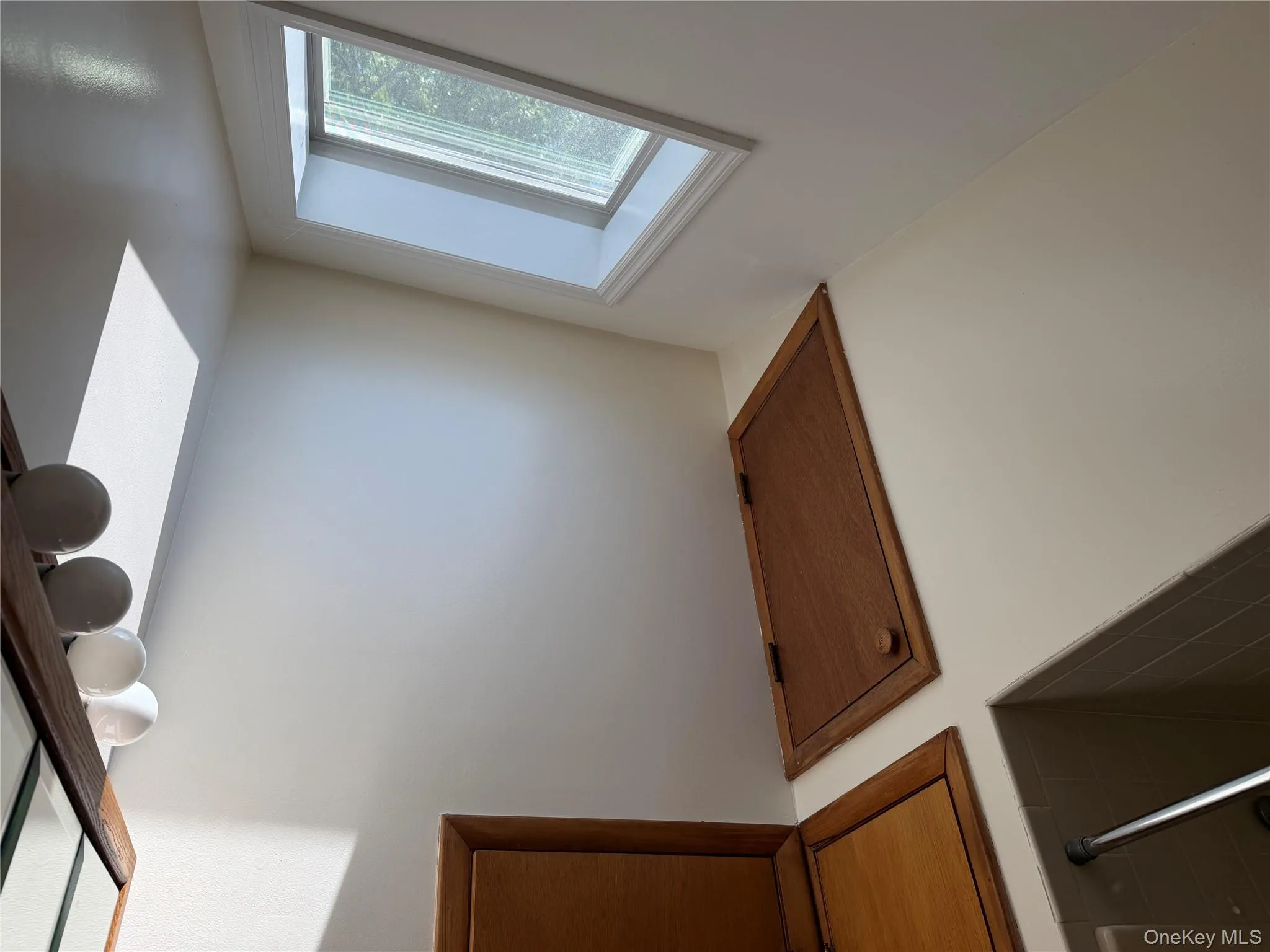 Additional storage space & skylight. Additional storage space & skylight.