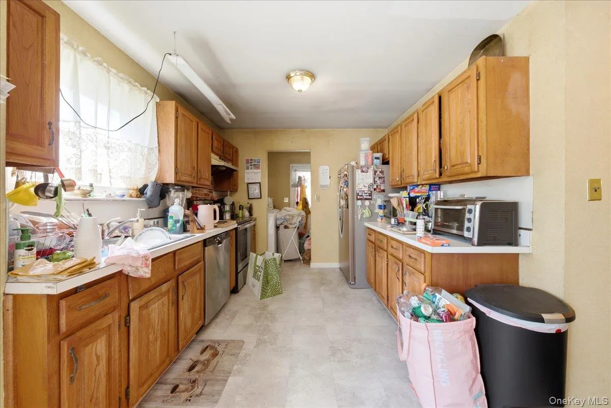7 Apple Blossom Lane, Brookhaven, NY, 4 Bedrooms Bedrooms, 10 Rooms Rooms,3 BathroomsBathrooms,Residential,For Rent,Apple Blossom,0,1019899 7 Apple Blossom Lane, Brookhaven, NY, 4 Bedrooms Bedrooms, 10 Rooms Rooms,3 BathroomsBathrooms,Residential,For Rent,Apple Blossom,0,1019899