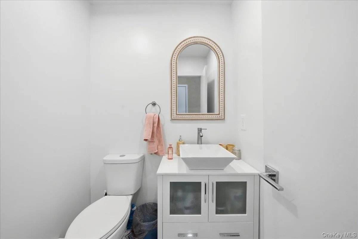 7 Apple Blossom Lane, Brookhaven, NY, 4 Bedrooms Bedrooms, 10 Rooms Rooms,3 BathroomsBathrooms,Residential,For Rent,Apple Blossom,0,1019899 7 Apple Blossom Lane, Brookhaven, NY, 4 Bedrooms Bedrooms, 10 Rooms Rooms,3 BathroomsBathrooms,Residential,For Rent,Apple Blossom,0,1019899