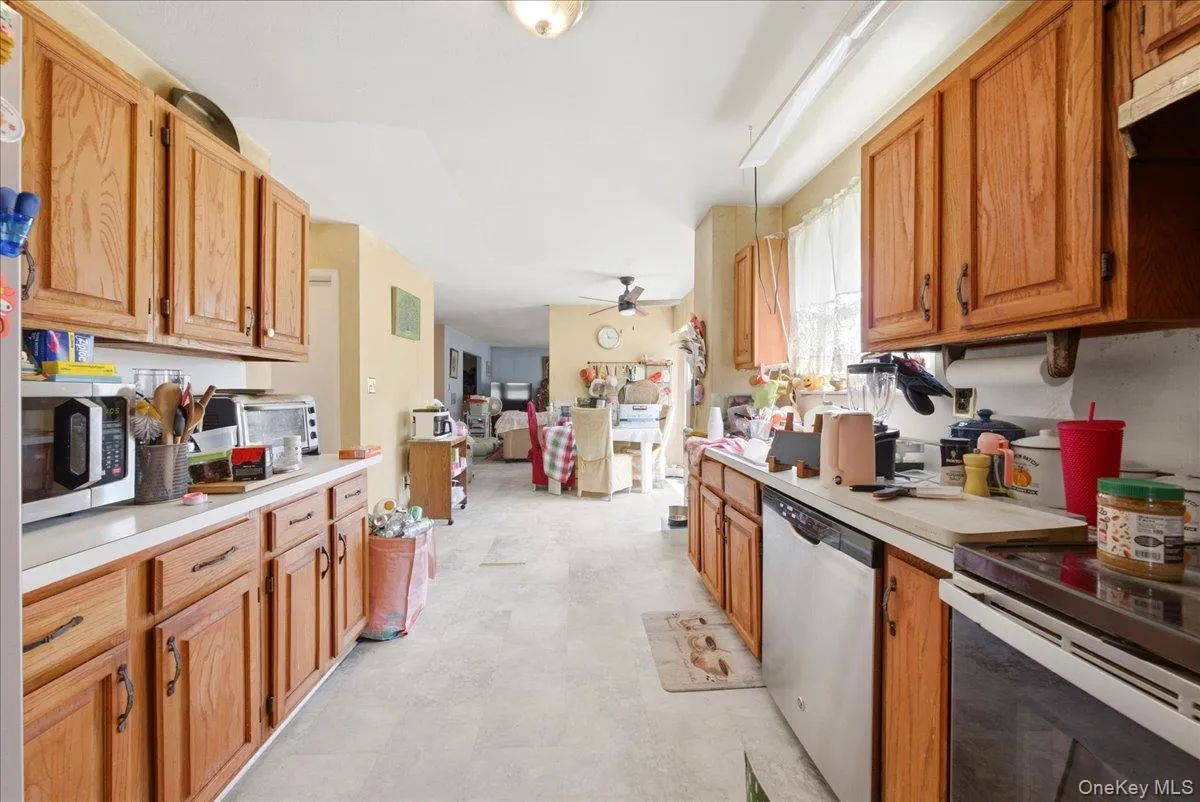 7 Apple Blossom Lane, Brookhaven, NY, 4 Bedrooms Bedrooms, 10 Rooms Rooms,3 BathroomsBathrooms,Residential,For Rent,Apple Blossom,0,1019899 7 Apple Blossom Lane, Brookhaven, NY, 4 Bedrooms Bedrooms, 10 Rooms Rooms,3 BathroomsBathrooms,Residential,For Rent,Apple Blossom,0,1019899