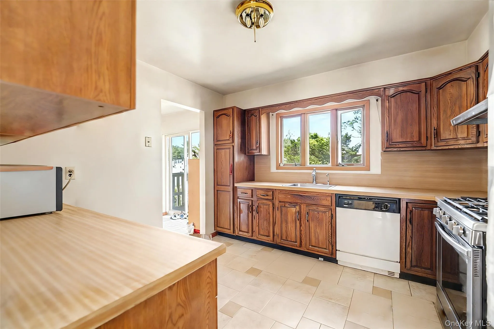14 Laurel Place, Hempstead, NY, 5 Bedrooms Bedrooms, 7 Rooms Rooms,2 BathroomsBathrooms,Residential,For Rent,Laurel,0,1019900 14 Laurel Place, Hempstead, NY, 5 Bedrooms Bedrooms, 7 Rooms Rooms,2 BathroomsBathrooms,Residential,For Rent,Laurel,0,1019900