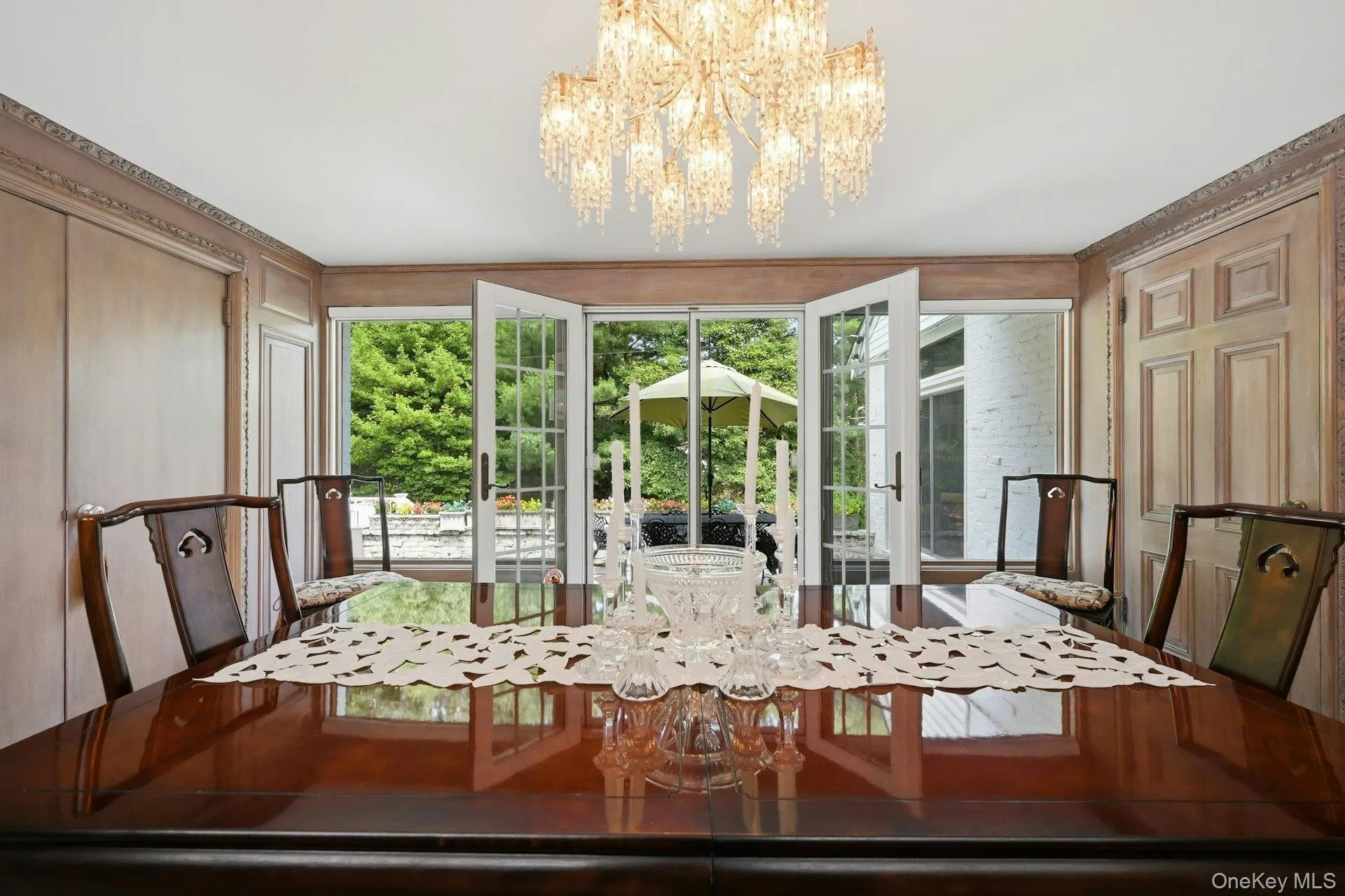 Formal Dining Room Built for Entertainment Formal Dining Room Built for Entertainment
