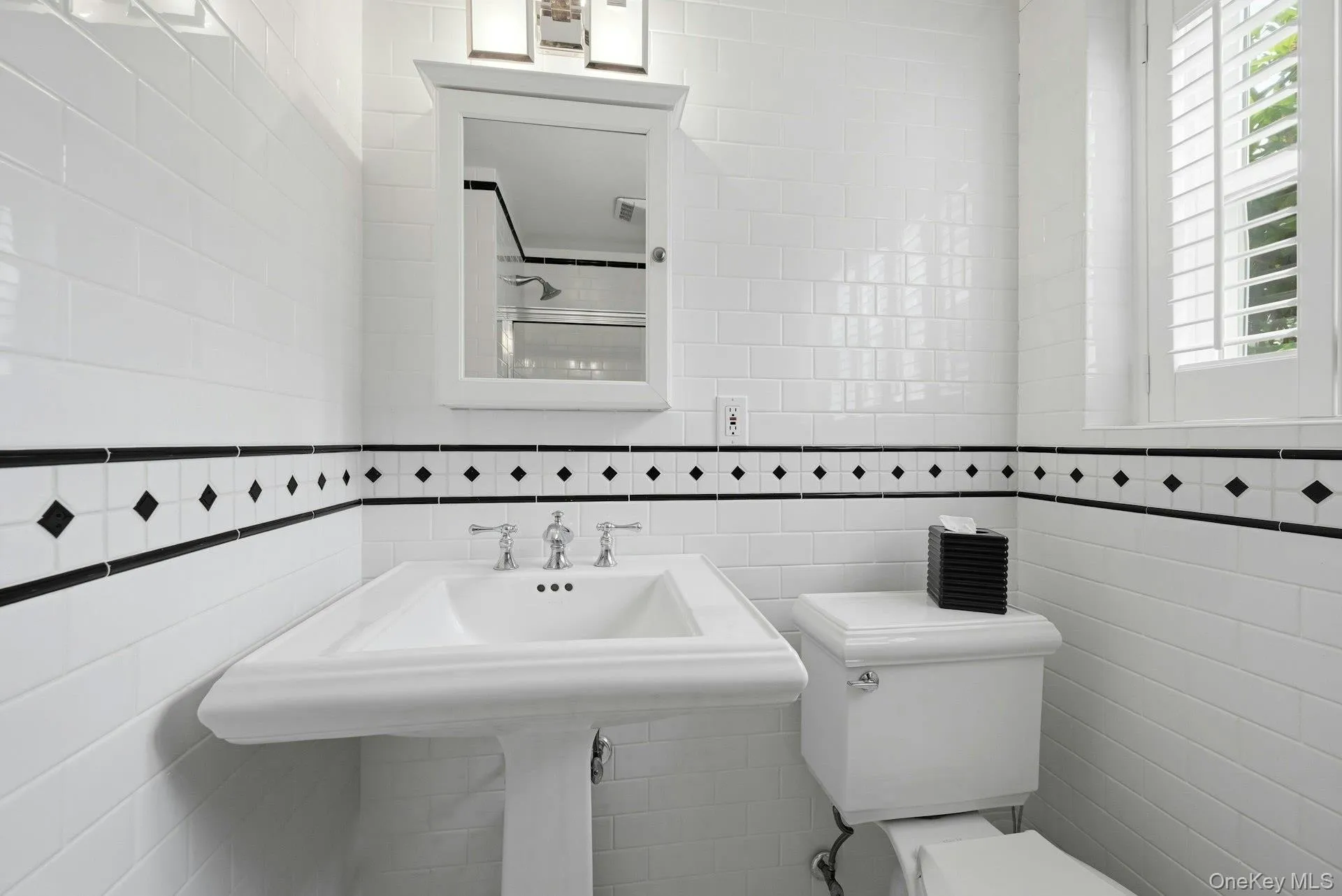 39 Upper Drive, Huntington, NY, 4 Bedrooms Bedrooms, 8 Rooms Rooms,4 BathroomsBathrooms,Residential,For Rent,Upper,0,1019906 39 Upper Drive, Huntington, NY, 4 Bedrooms Bedrooms, 8 Rooms Rooms,4 BathroomsBathrooms,Residential,For Rent,Upper,0,1019906