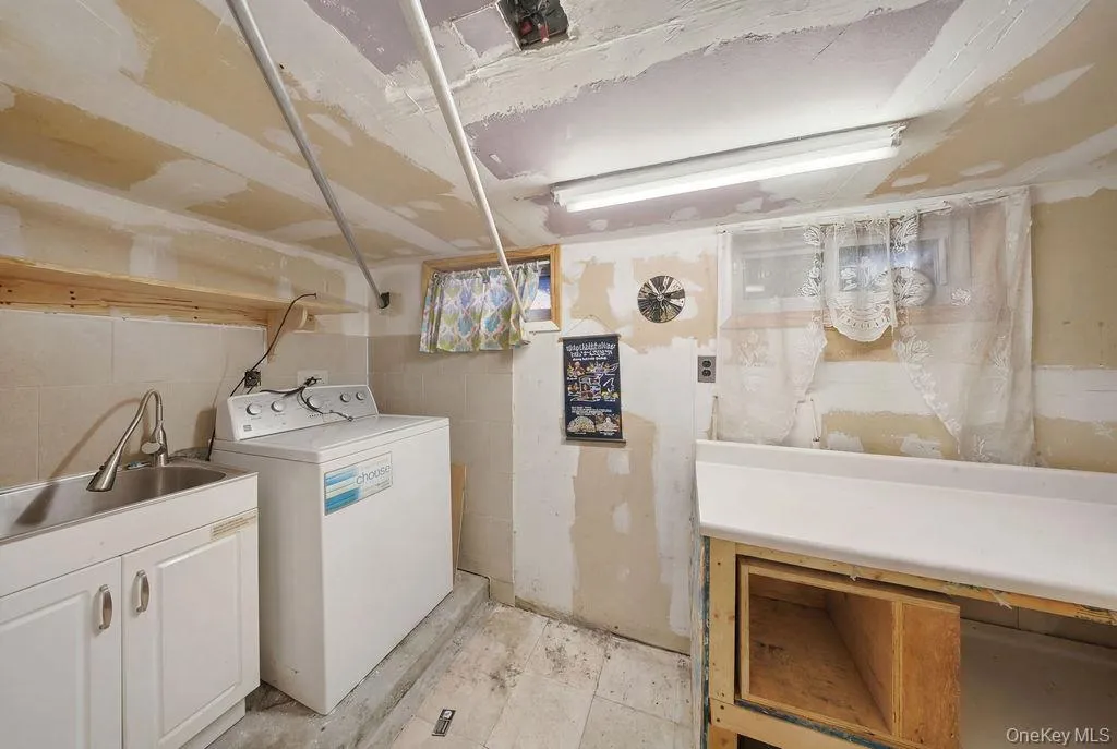 137-48 171st Street, New York, NY, 2 Bedrooms Bedrooms, 5 Rooms Rooms,2 BathroomsBathrooms,Residential,For Rent,171st,0,1019907 137-48 171st Street, New York, NY, 2 Bedrooms Bedrooms, 5 Rooms Rooms,2 BathroomsBathrooms,Residential,For Rent,171st,0,1019907