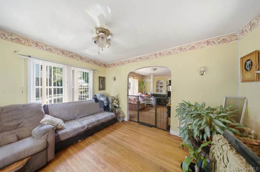 137-48 171st Street, New York, NY, 2 Bedrooms Bedrooms, 5 Rooms Rooms,2 BathroomsBathrooms,Residential,For Rent,171st,0,1019907 137-48 171st Street, New York, NY, 2 Bedrooms Bedrooms, 5 Rooms Rooms,2 BathroomsBathrooms,Residential,For Rent,171st,0,1019907