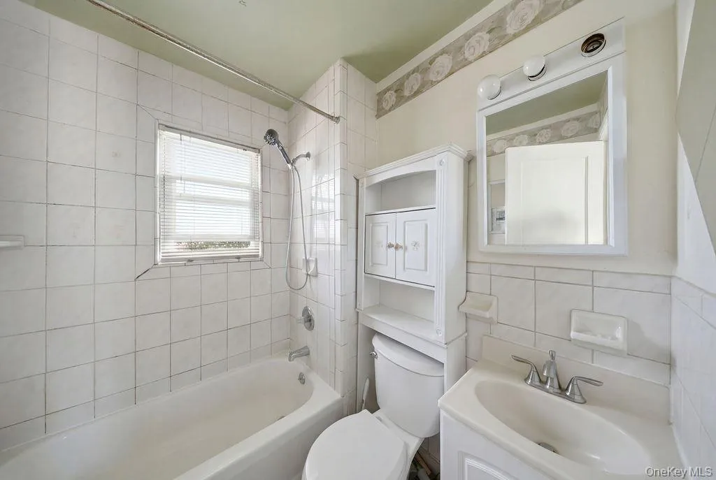 137-48 171st Street, New York, NY, 2 Bedrooms Bedrooms, 5 Rooms Rooms,2 BathroomsBathrooms,Residential,For Rent,171st,0,1019907 137-48 171st Street, New York, NY, 2 Bedrooms Bedrooms, 5 Rooms Rooms,2 BathroomsBathrooms,Residential,For Rent,171st,0,1019907