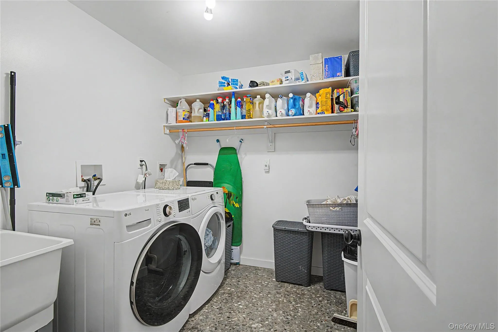 151 Blauvelt, Ramapo, NY, 5 Bedrooms Bedrooms, 9 Rooms Rooms,2 BathroomsBathrooms,Residential,For Rent,Blauvelt,0,1019911 151 Blauvelt, Ramapo, NY, 5 Bedrooms Bedrooms, 9 Rooms Rooms,2 BathroomsBathrooms,Residential,For Rent,Blauvelt,0,1019911