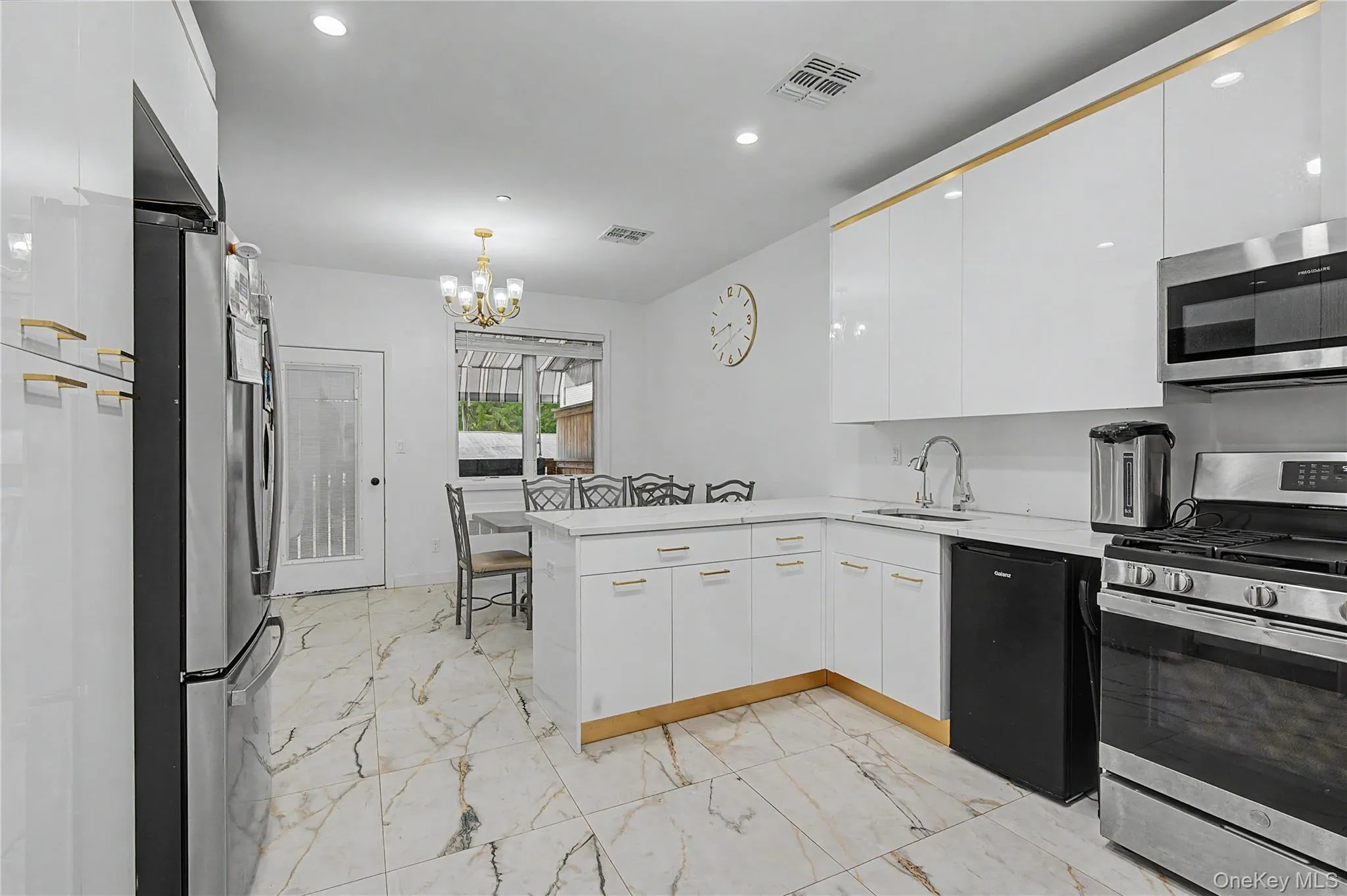 151 Blauvelt, Ramapo, NY, 5 Bedrooms Bedrooms, 9 Rooms Rooms,2 BathroomsBathrooms,Residential,For Rent,Blauvelt,0,1019911 151 Blauvelt, Ramapo, NY, 5 Bedrooms Bedrooms, 9 Rooms Rooms,2 BathroomsBathrooms,Residential,For Rent,Blauvelt,0,1019911