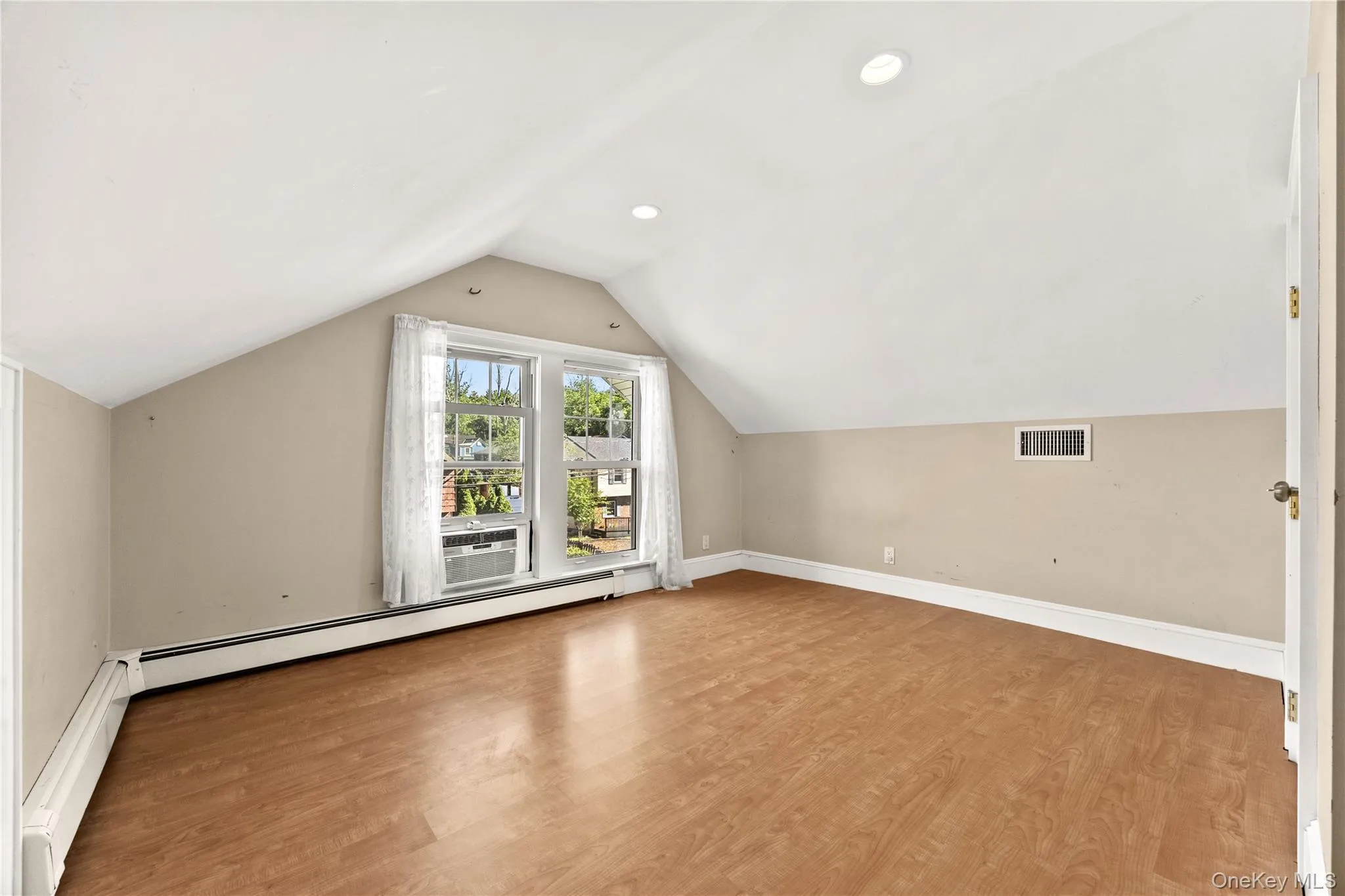 15 Pershing Avenue, Oyster Bay, NY, 3 Bedrooms Bedrooms, 8 Rooms Rooms,2 BathroomsBathrooms,Residential,For Rent,Pershing,0,1019915 15 Pershing Avenue, Oyster Bay, NY, 3 Bedrooms Bedrooms, 8 Rooms Rooms,2 BathroomsBathrooms,Residential,For Rent,Pershing,0,1019915