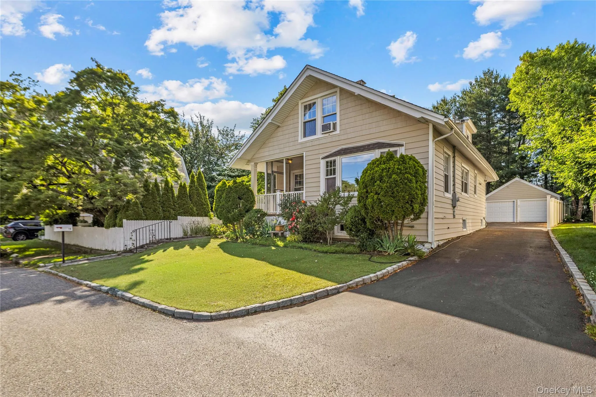 15 Pershing Avenue, Oyster Bay, NY, 3 Bedrooms Bedrooms, 8 Rooms Rooms,2 BathroomsBathrooms,Residential,For Rent,Pershing,0,1019915 15 Pershing Avenue, Oyster Bay, NY, 3 Bedrooms Bedrooms, 8 Rooms Rooms,2 BathroomsBathrooms,Residential,For Rent,Pershing,0,1019915