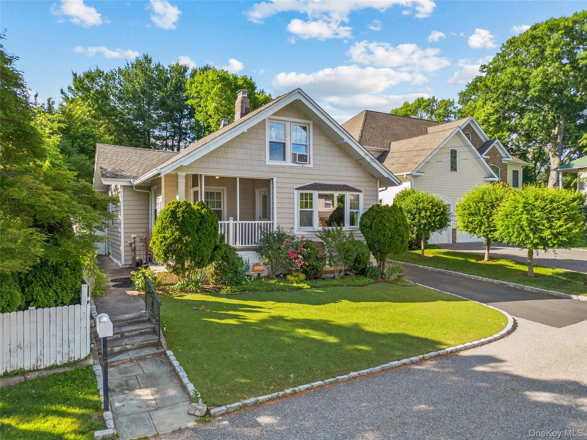 15 Pershing Avenue, Oyster Bay, NY, 3 Bedrooms Bedrooms, 8 Rooms Rooms,2 BathroomsBathrooms,Residential,For Rent,Pershing,0,1019915 15 Pershing Avenue, Oyster Bay, NY, 3 Bedrooms Bedrooms, 8 Rooms Rooms,2 BathroomsBathrooms,Residential,For Rent,Pershing,0,1019915
