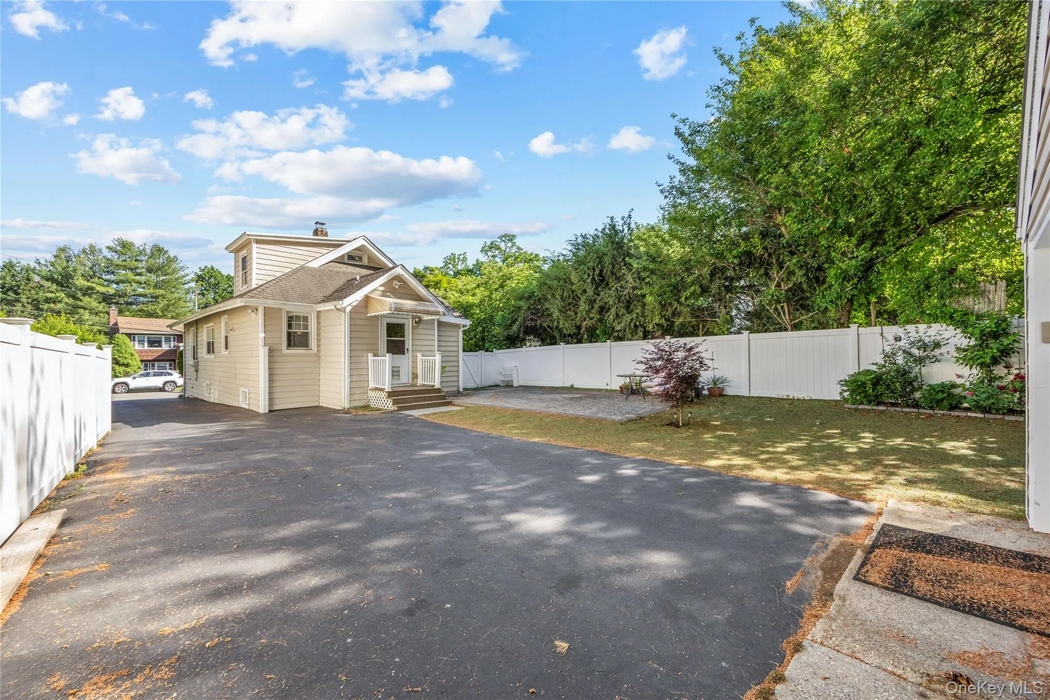 15 Pershing Avenue, Oyster Bay, NY, 3 Bedrooms Bedrooms, 8 Rooms Rooms,2 BathroomsBathrooms,Residential,For Rent,Pershing,0,1019915 15 Pershing Avenue, Oyster Bay, NY, 3 Bedrooms Bedrooms, 8 Rooms Rooms,2 BathroomsBathrooms,Residential,For Rent,Pershing,0,1019915