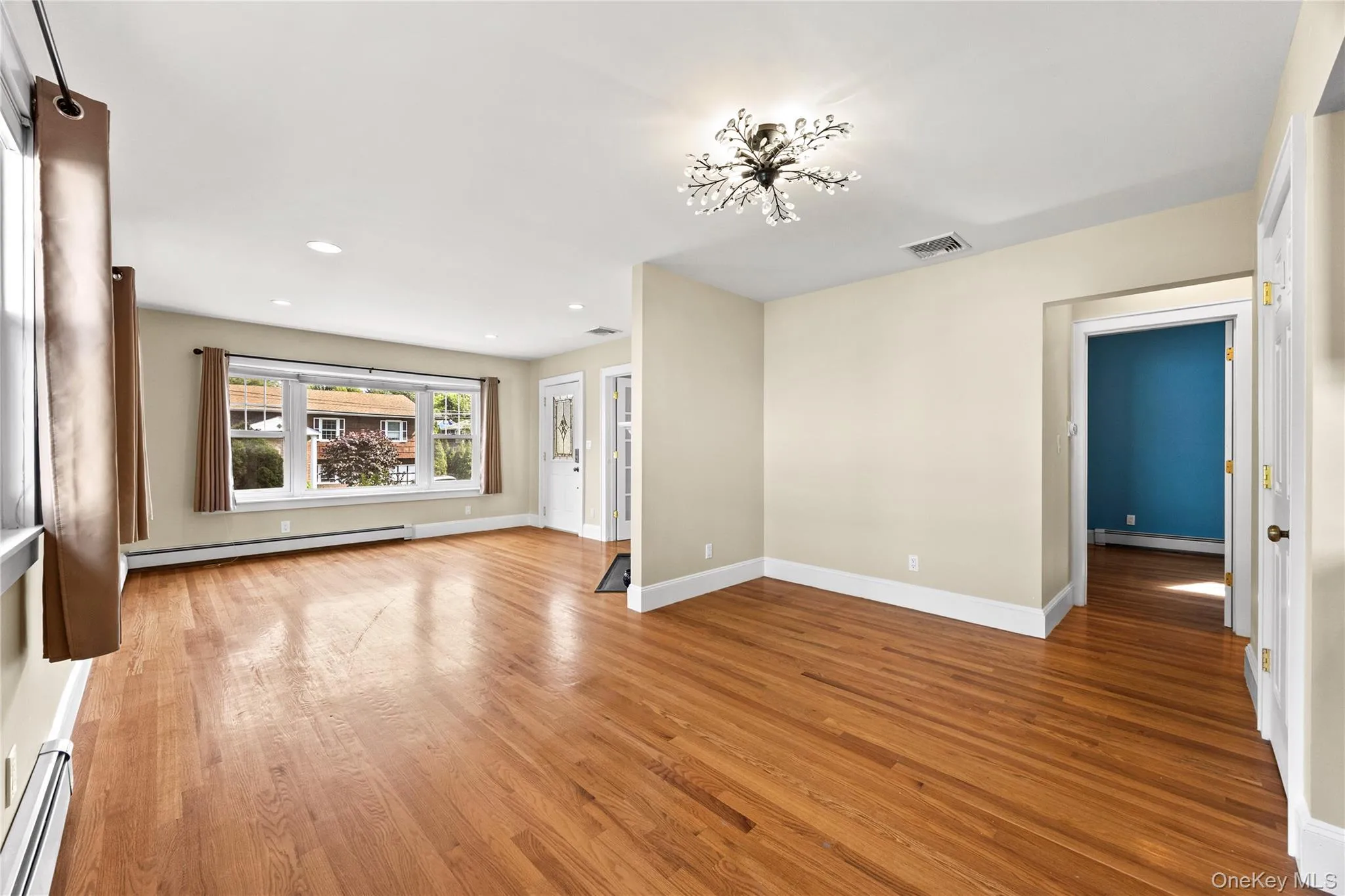 15 Pershing Avenue, Oyster Bay, NY, 3 Bedrooms Bedrooms, 8 Rooms Rooms,2 BathroomsBathrooms,Residential,For Rent,Pershing,0,1019915 15 Pershing Avenue, Oyster Bay, NY, 3 Bedrooms Bedrooms, 8 Rooms Rooms,2 BathroomsBathrooms,Residential,For Rent,Pershing,0,1019915