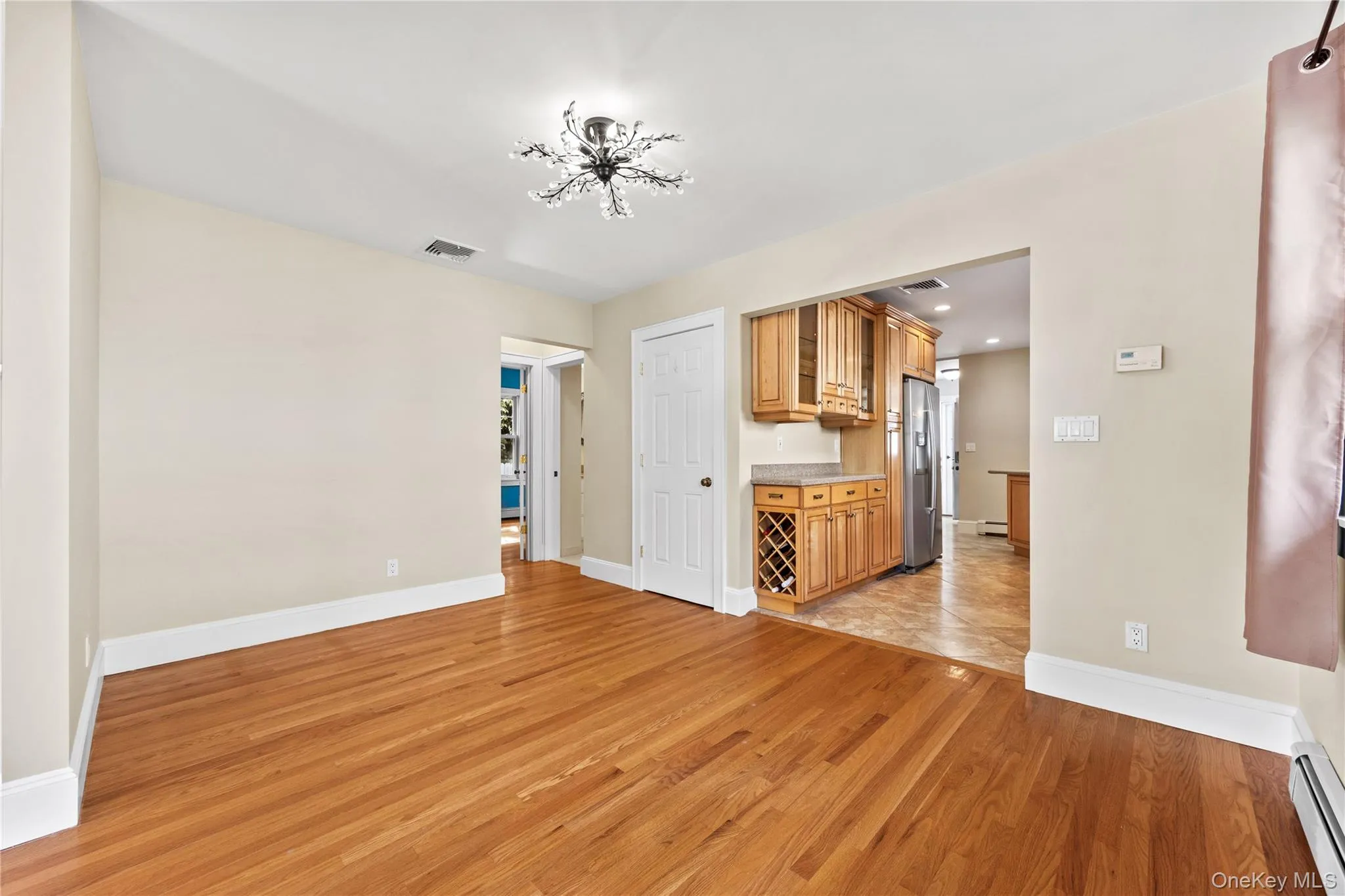 15 Pershing Avenue, Oyster Bay, NY, 3 Bedrooms Bedrooms, 8 Rooms Rooms,2 BathroomsBathrooms,Residential,For Rent,Pershing,0,1019915 15 Pershing Avenue, Oyster Bay, NY, 3 Bedrooms Bedrooms, 8 Rooms Rooms,2 BathroomsBathrooms,Residential,For Rent,Pershing,0,1019915