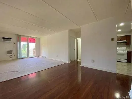 5745 74th Street, New York, NY, 1 Bedroom Bedrooms, 3 Rooms Rooms,1 BathroomBathrooms,Residential Lease,For Rent,74th,0,1019917 5745 74th Street, New York, NY, 1 Bedroom Bedrooms, 3 Rooms Rooms,1 BathroomBathrooms,Residential Lease,For Rent,74th,0,1019917