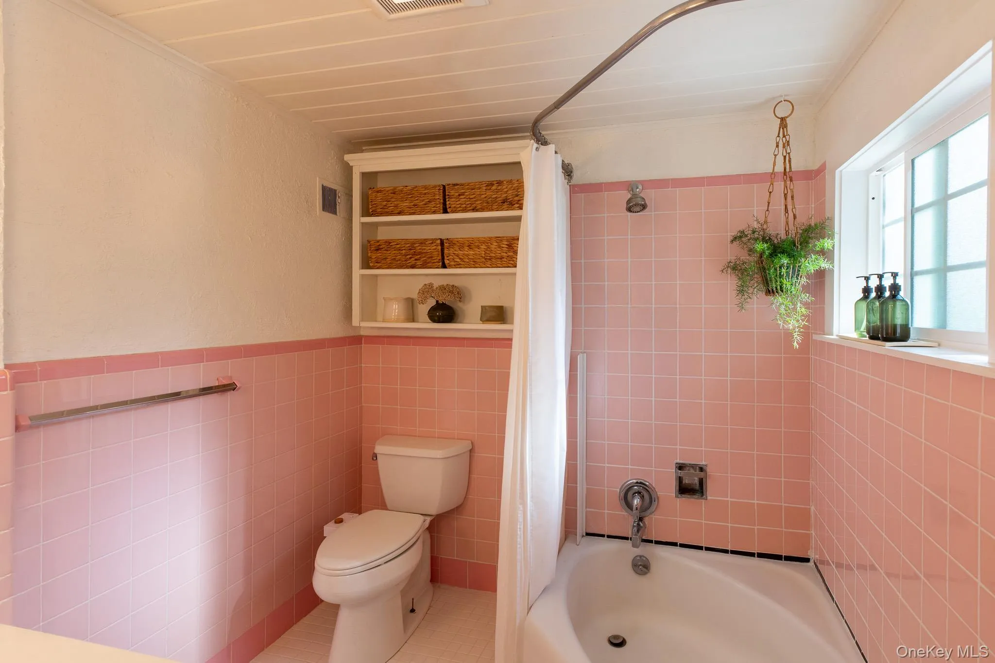 2846 Route 82, Pleasant Valley, NY, 2 Bedrooms Bedrooms, 7 Rooms Rooms,1 BathroomBathrooms,Residential,For Rent,Route 82,0,1019932 2846 Route 82, Pleasant Valley, NY, 2 Bedrooms Bedrooms, 7 Rooms Rooms,1 BathroomBathrooms,Residential,For Rent,Route 82,0,1019932