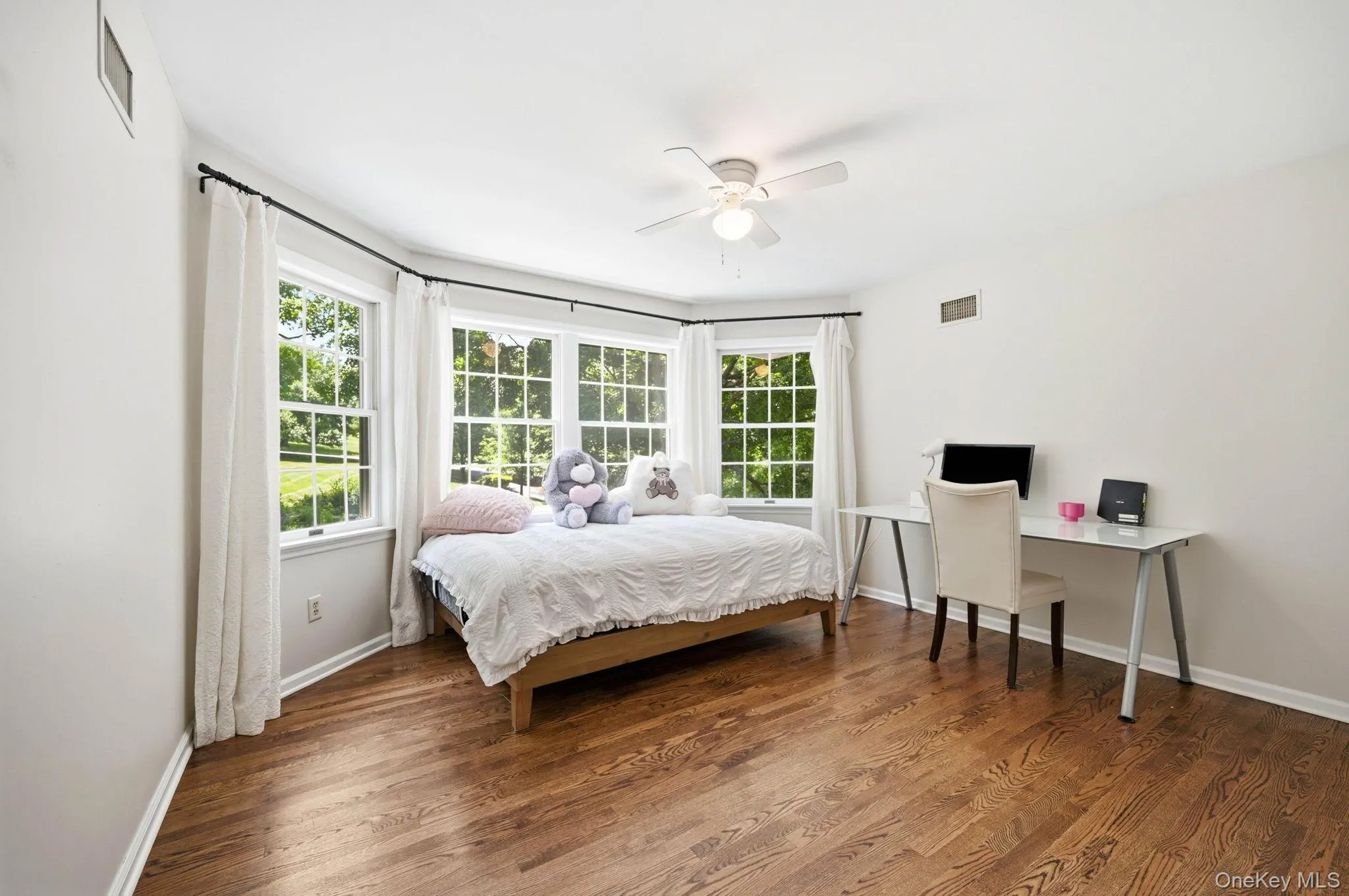 8 Sills Court, Warwick (town), NY, 4 Bedrooms Bedrooms, 9 Rooms Rooms,3 BathroomsBathrooms,Residential,For Rent,Sills,0,1019935 8 Sills Court, Warwick (town), NY, 4 Bedrooms Bedrooms, 9 Rooms Rooms,3 BathroomsBathrooms,Residential,For Rent,Sills,0,1019935