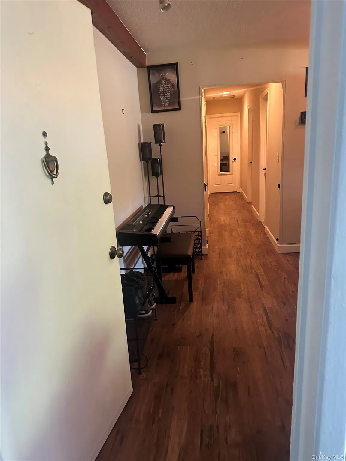 1613 Old Country Road, Greenburgh, NY, 2 Bedrooms Bedrooms, 5 Rooms Rooms,1 BathroomBathrooms,Residential,For Rent,Old Country,0,1019936 1613 Old Country Road, Greenburgh, NY, 2 Bedrooms Bedrooms, 5 Rooms Rooms,1 BathroomBathrooms,Residential,For Rent,Old Country,0,1019936