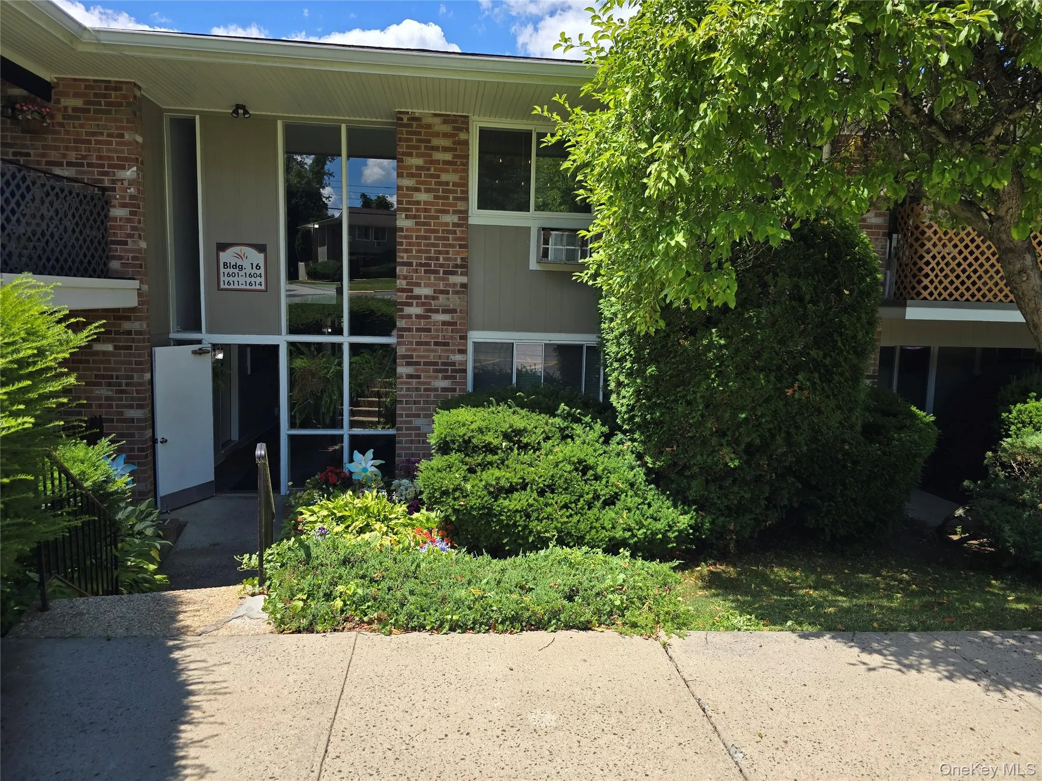1613 Old Country Road, Greenburgh, NY, 2 Bedrooms Bedrooms, 5 Rooms Rooms,1 BathroomBathrooms,Residential,For Rent,Old Country,0,1019936 1613 Old Country Road, Greenburgh, NY, 2 Bedrooms Bedrooms, 5 Rooms Rooms,1 BathroomBathrooms,Residential,For Rent,Old Country,0,1019936