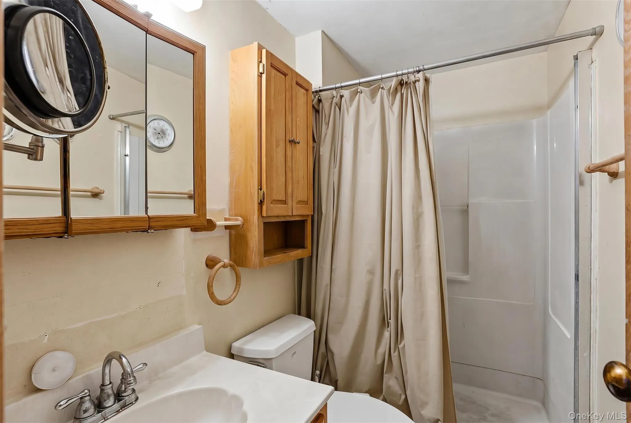 4 Riverside Drive, Shawangunk, NY, 4 Bedrooms Bedrooms, 9 Rooms Rooms,3 BathroomsBathrooms,Residential,For Rent,Riverside,0,1019939 4 Riverside Drive, Shawangunk, NY, 4 Bedrooms Bedrooms, 9 Rooms Rooms,3 BathroomsBathrooms,Residential,For Rent,Riverside,0,1019939