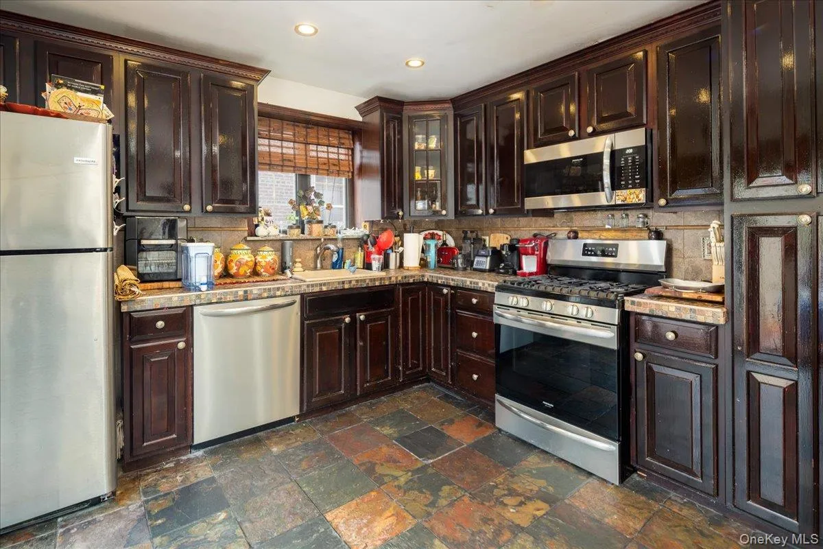 217-16 48th Avenue, New York, NY, 3 Bedrooms Bedrooms, 8 Rooms Rooms,3 BathroomsBathrooms,Residential,For Rent,48th,0,1019951 217-16 48th Avenue, New York, NY, 3 Bedrooms Bedrooms, 8 Rooms Rooms,3 BathroomsBathrooms,Residential,For Rent,48th,0,1019951