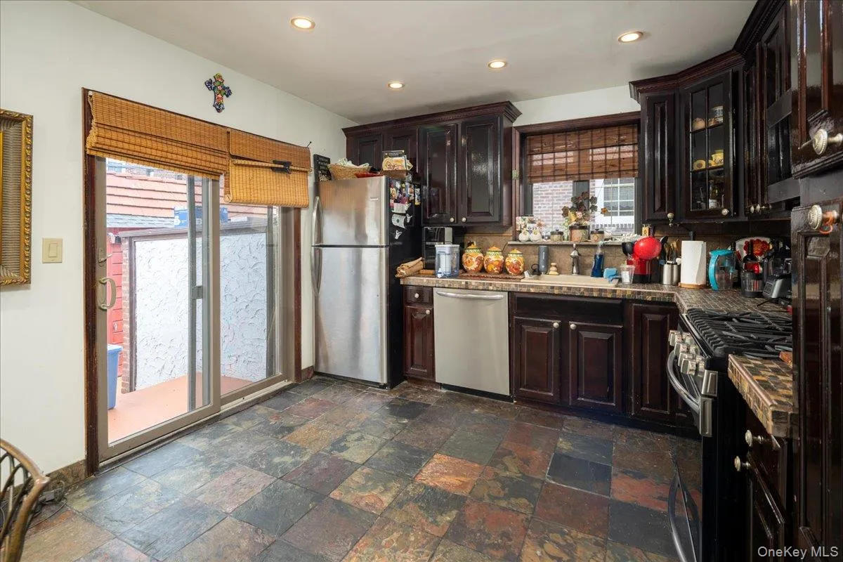 217-16 48th Avenue, New York, NY, 3 Bedrooms Bedrooms, 8 Rooms Rooms,3 BathroomsBathrooms,Residential,For Rent,48th,0,1019951 217-16 48th Avenue, New York, NY, 3 Bedrooms Bedrooms, 8 Rooms Rooms,3 BathroomsBathrooms,Residential,For Rent,48th,0,1019951